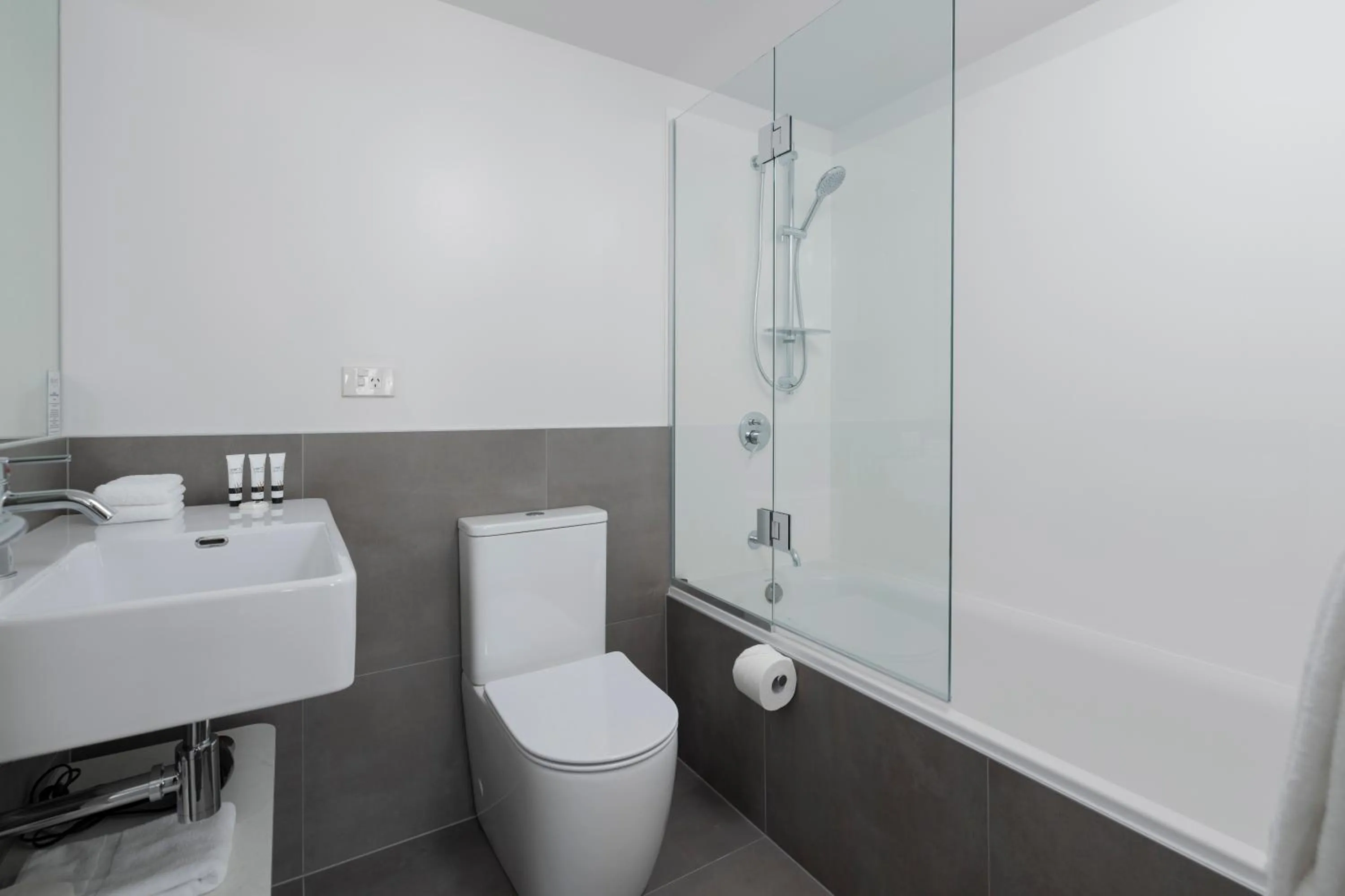 Bath in Quest Parnell Serviced Apartments
