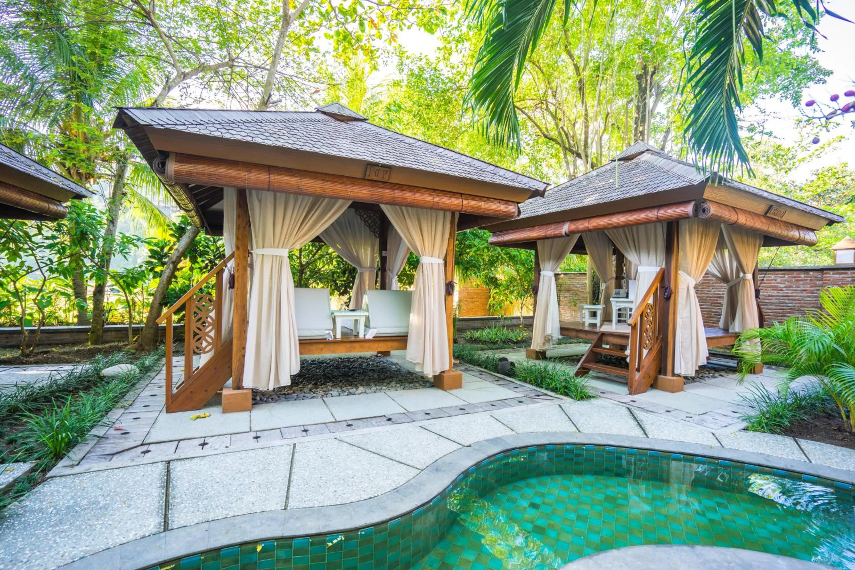 Massage in Sempiak Seaside Resort