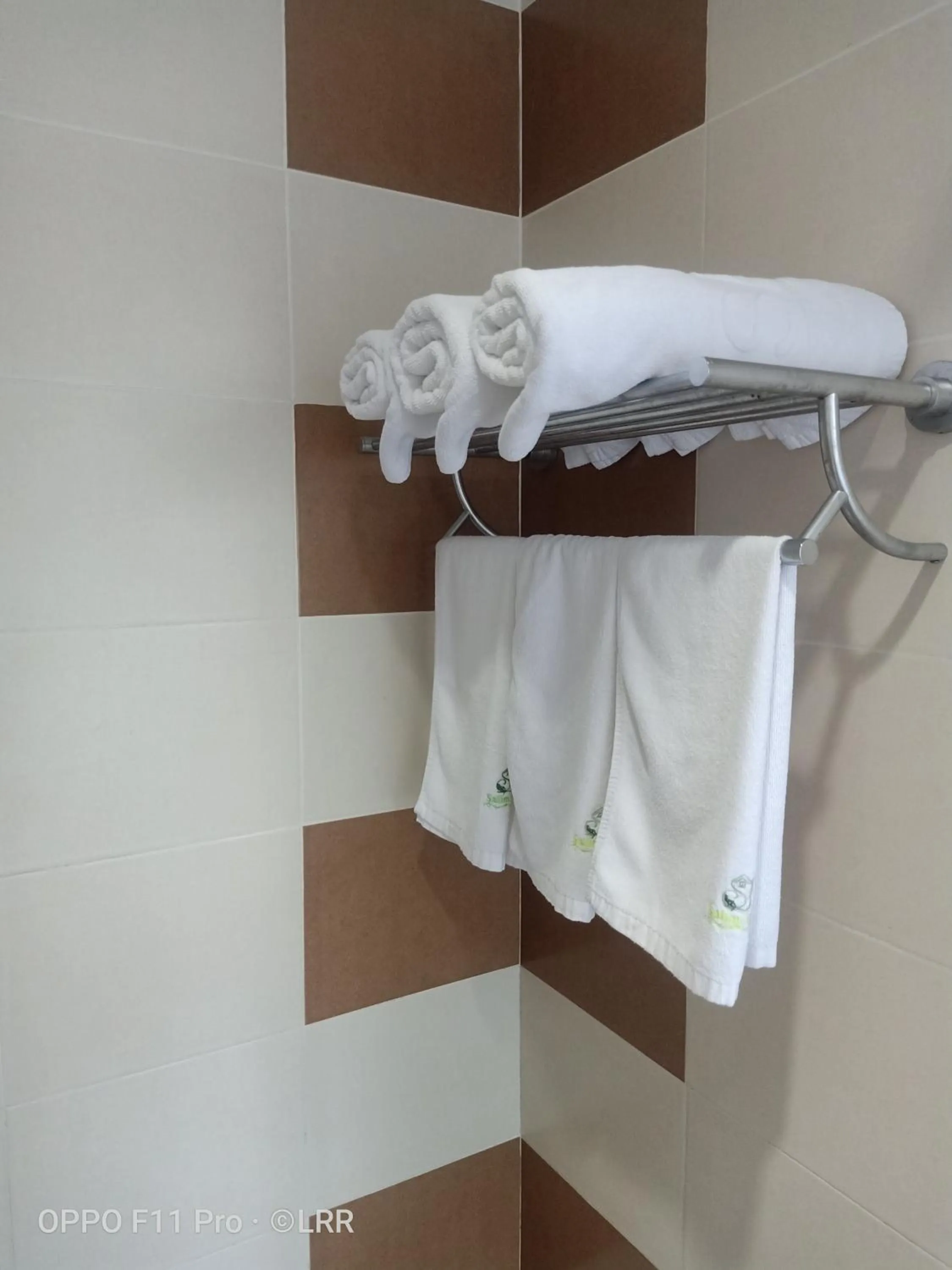 towels in Salim Inn