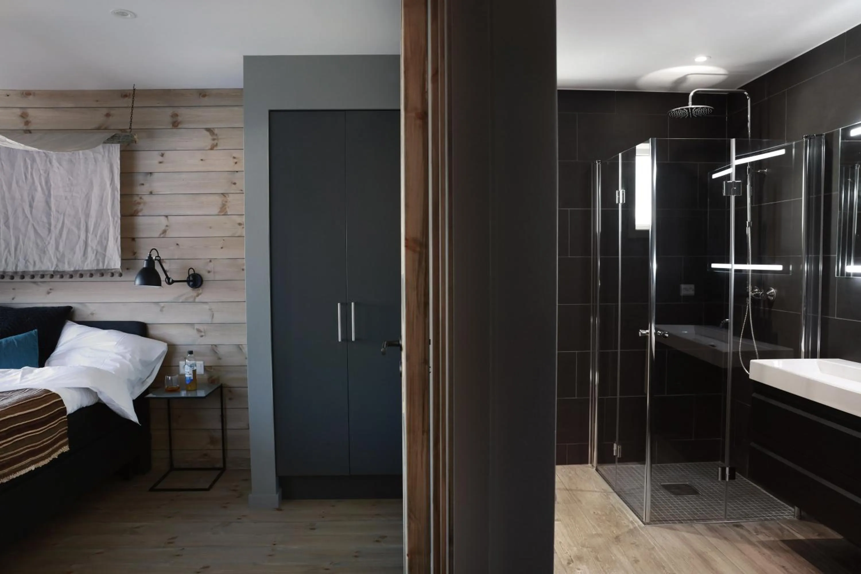 Shower, Bed in Solsiden Brygge Rorbuer