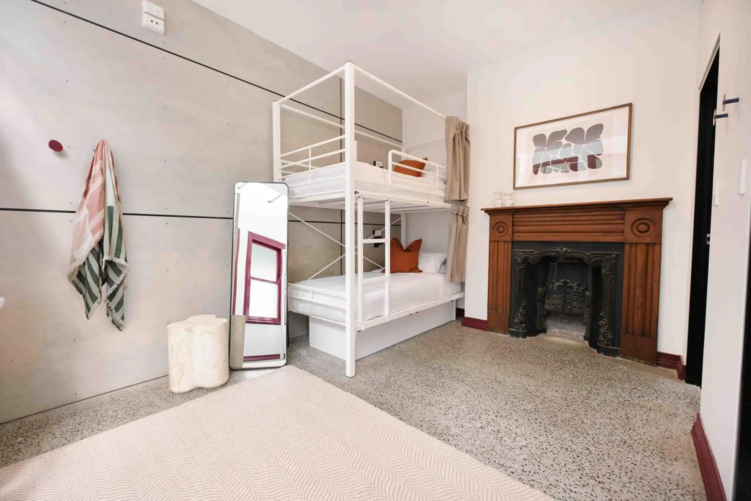 Bed in 10-Bed Mixed Dormitory Room in The Village Surry Hills Bed in 10-Bed Mixed Dormitory Room in The Village Surry Hills