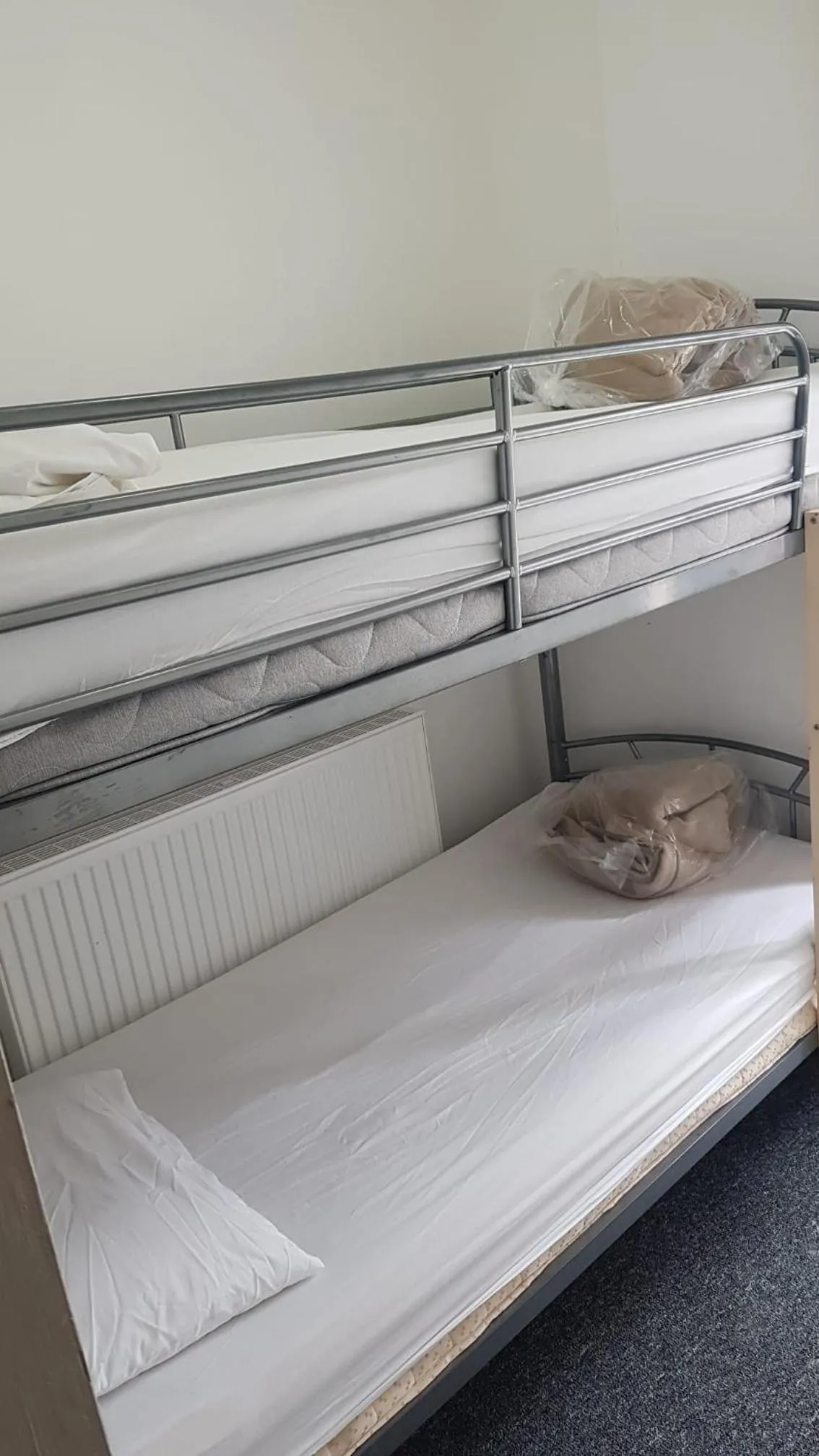 Photo of the whole room, Bed in Backpackers Blackpool Hotel & Suites