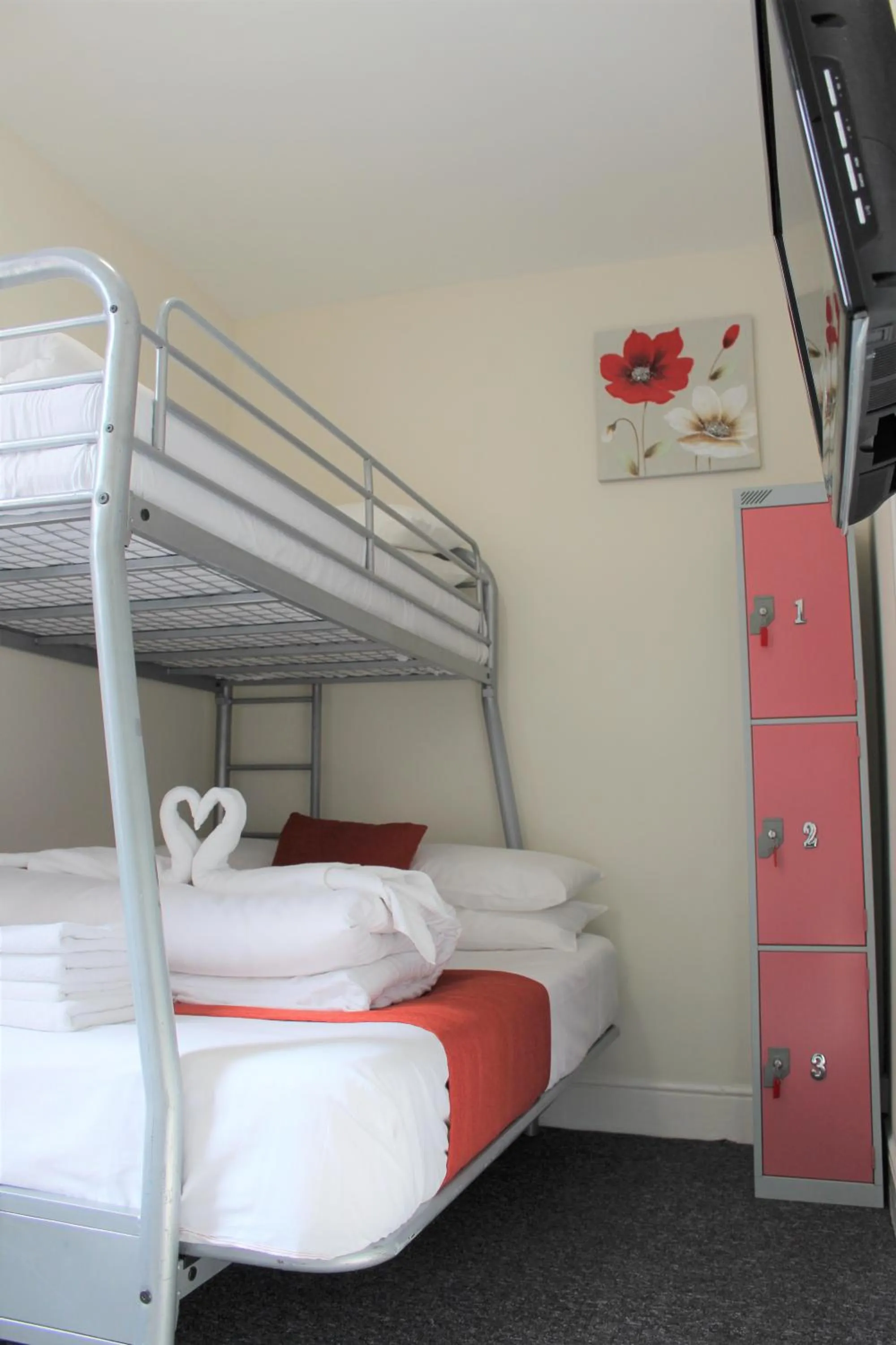 Bed in Backpackers Blackpool Hotel & Suites