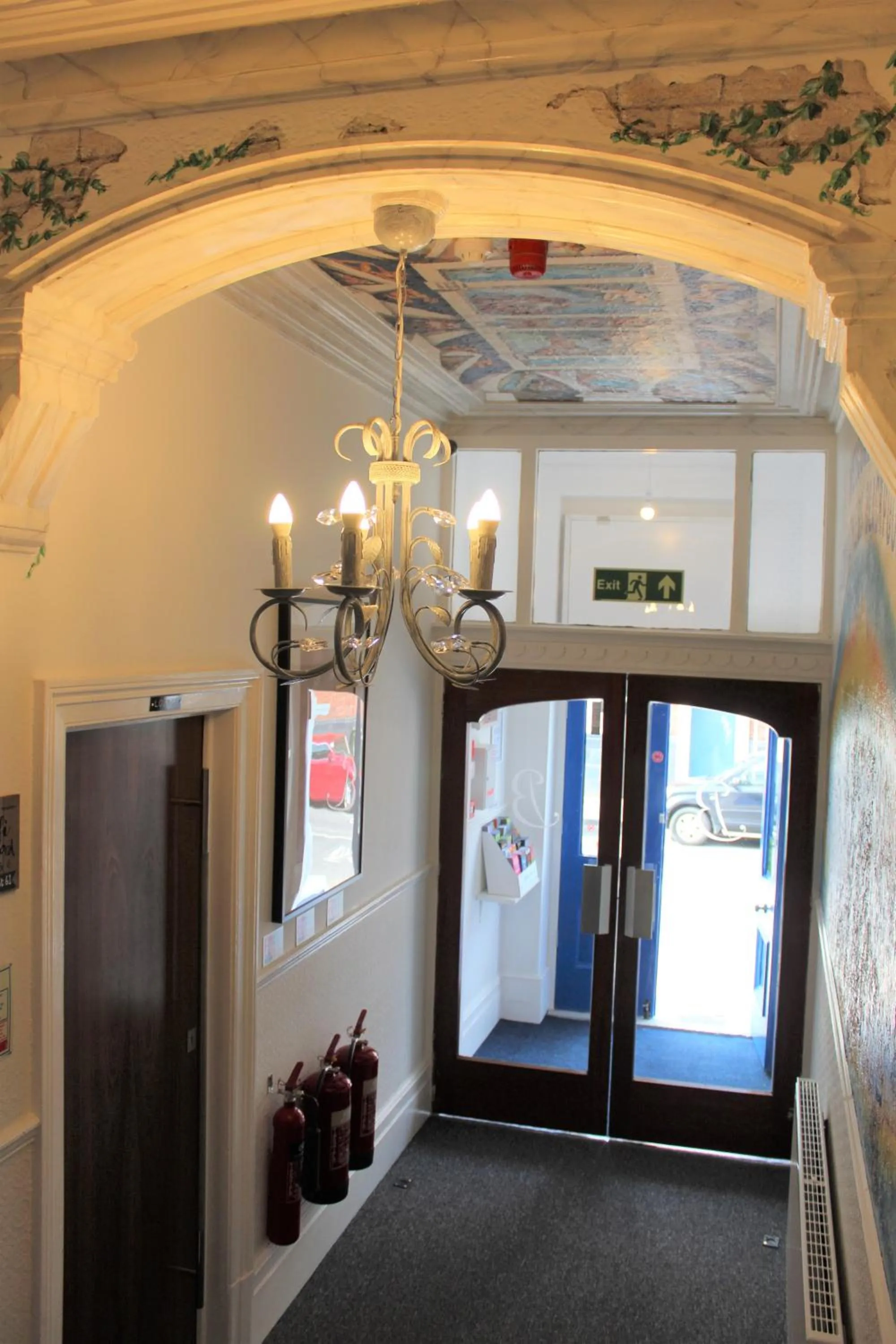 Facade/entrance in Backpackers Blackpool Hotel & Suites