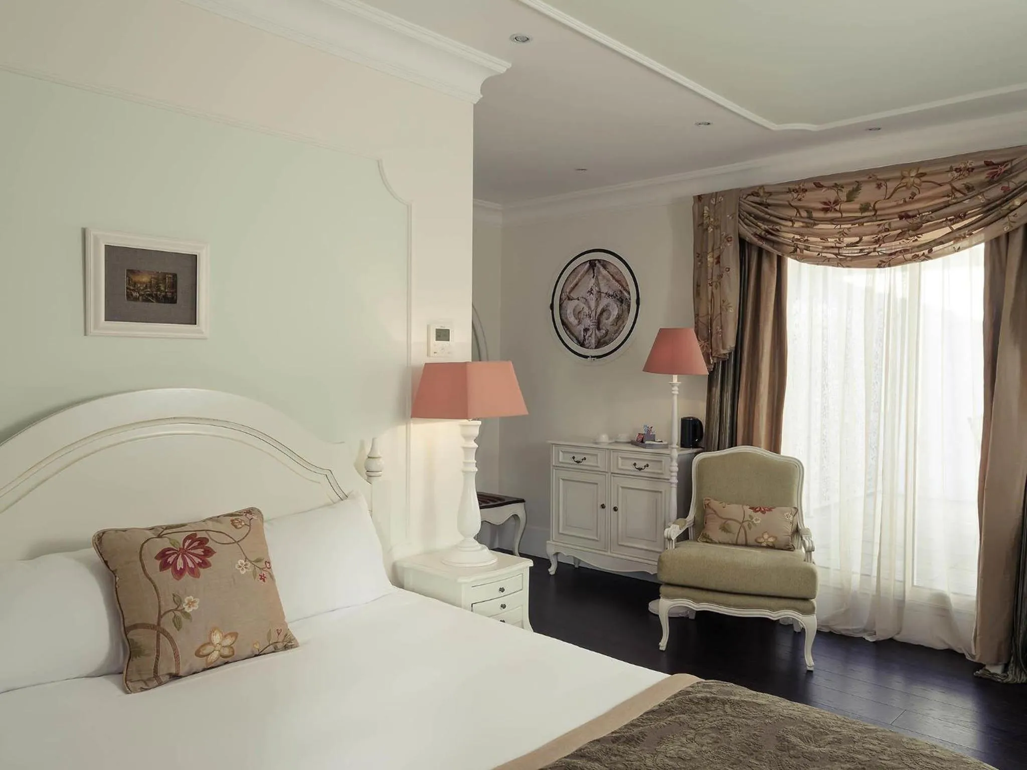 Bedroom, Bed in Hôtel Mercure Villeneuve sur Lot Moulin de Madame