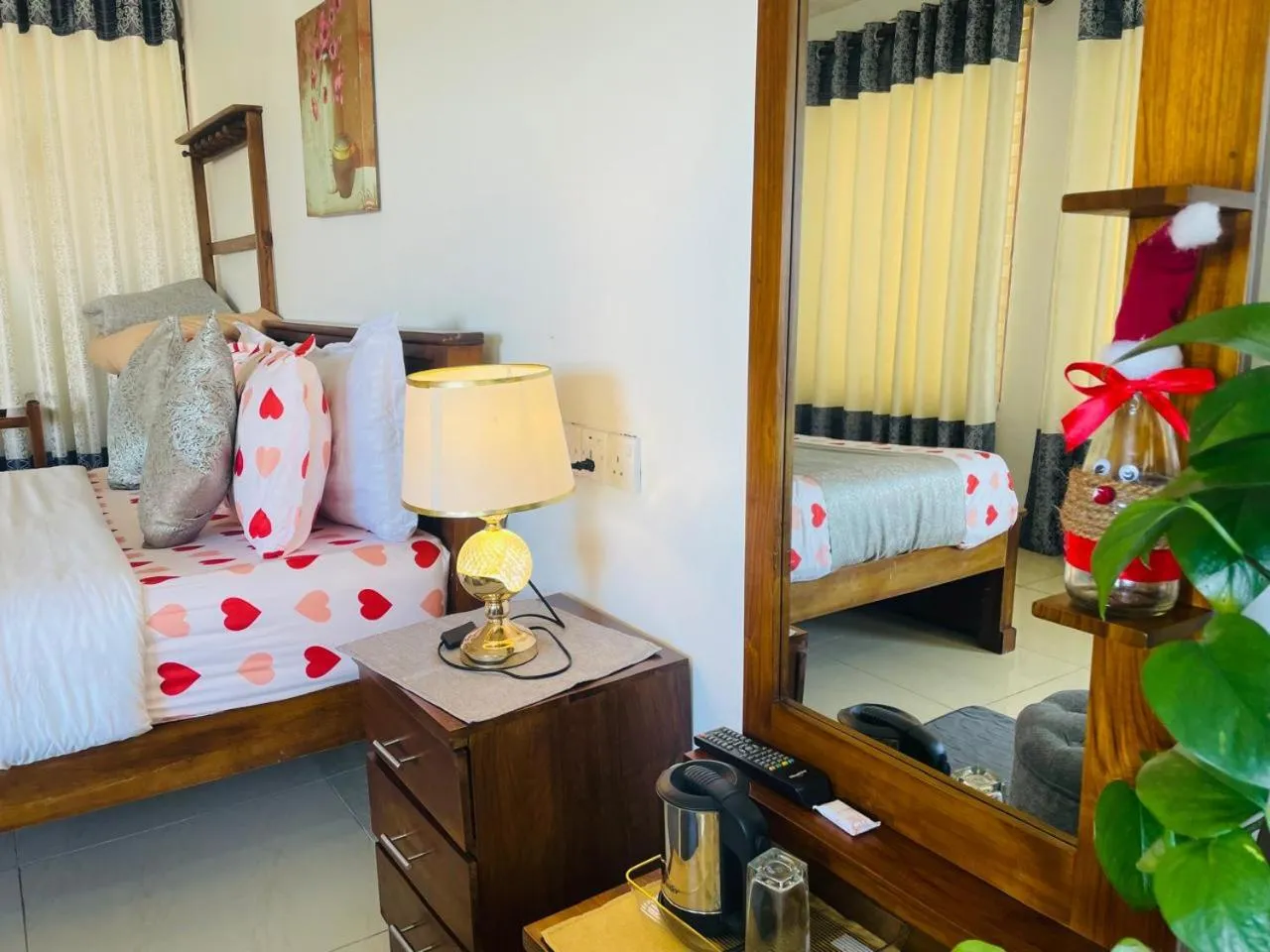 Bed in Golden King Guest