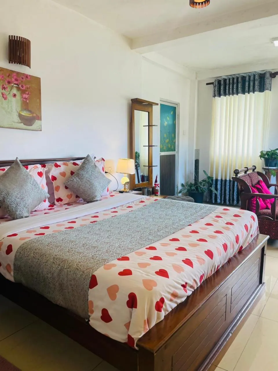 Bed in Golden King Guest