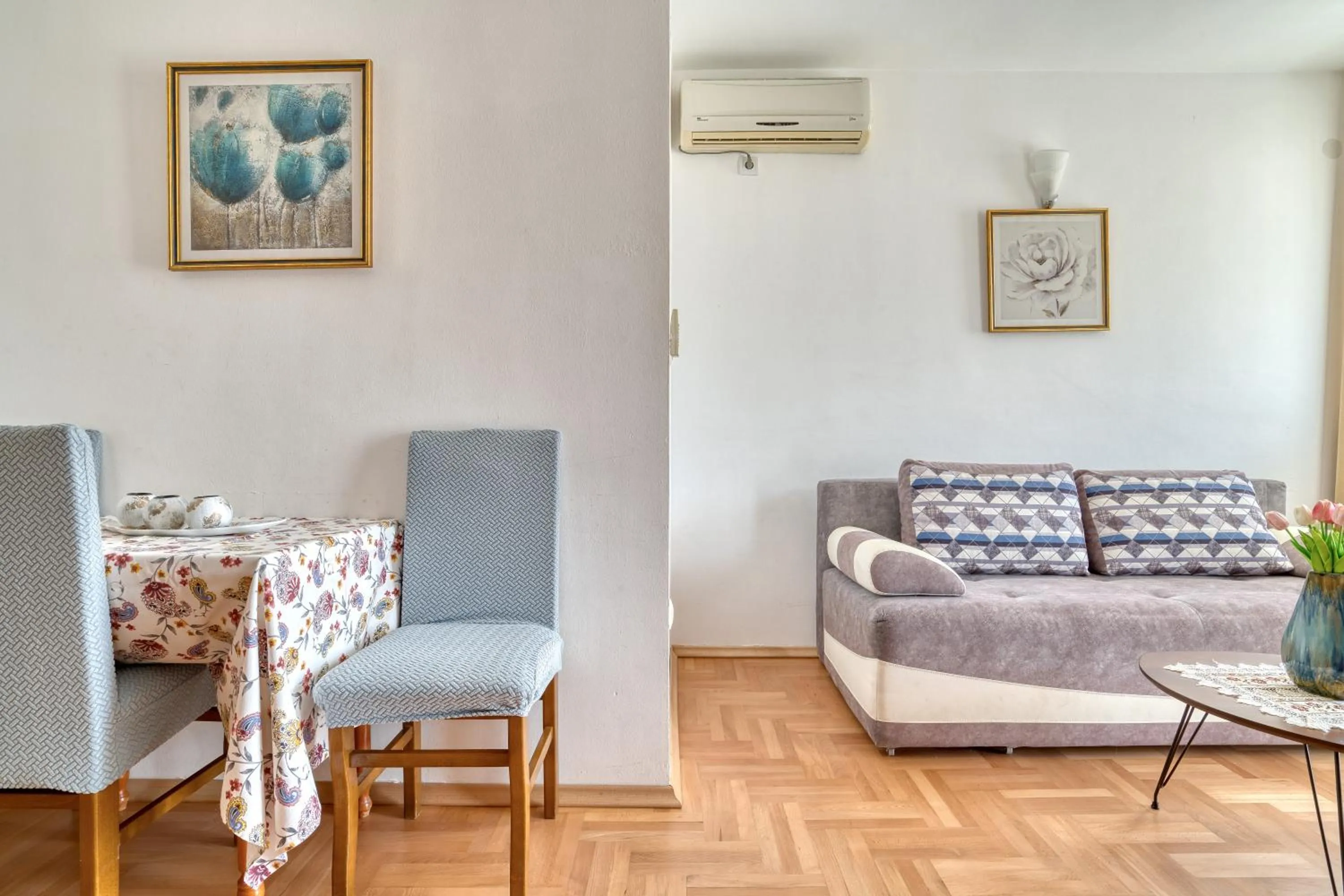 Dining area in Apartments Elena