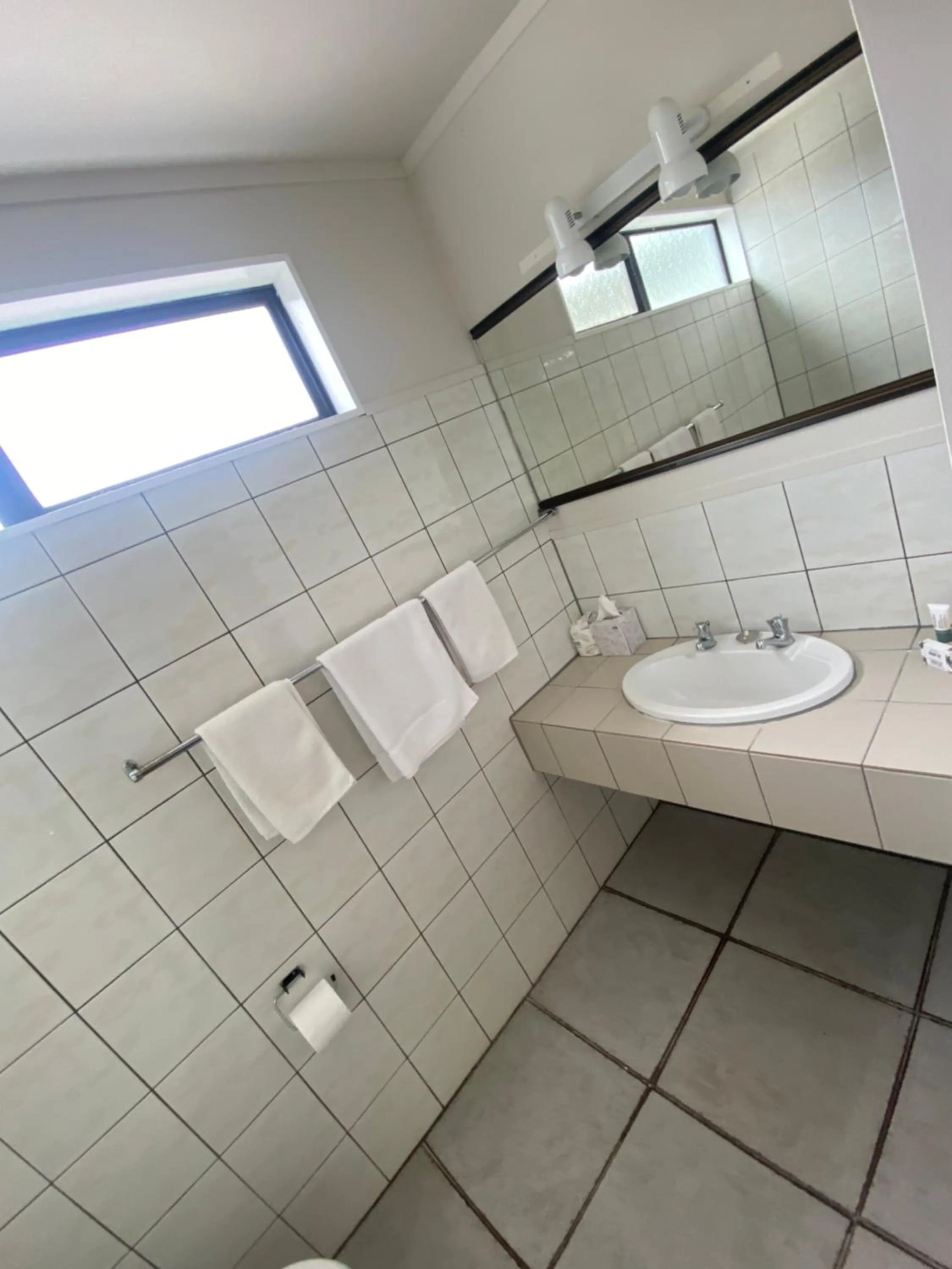 Bathroom in The Sands Hotel Hokianga