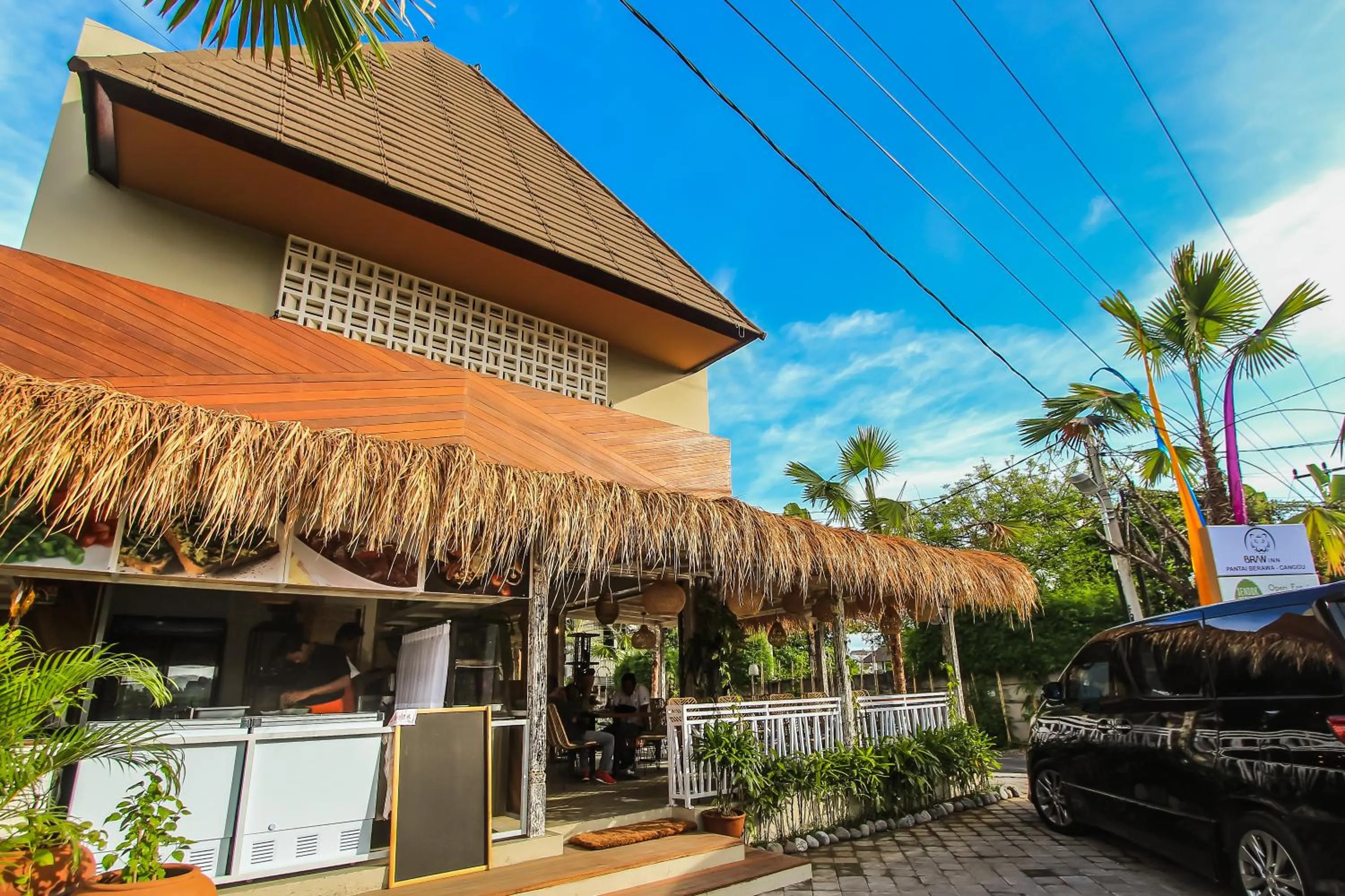 Restaurant/places to eat in BRAW inn Canggu by kamara