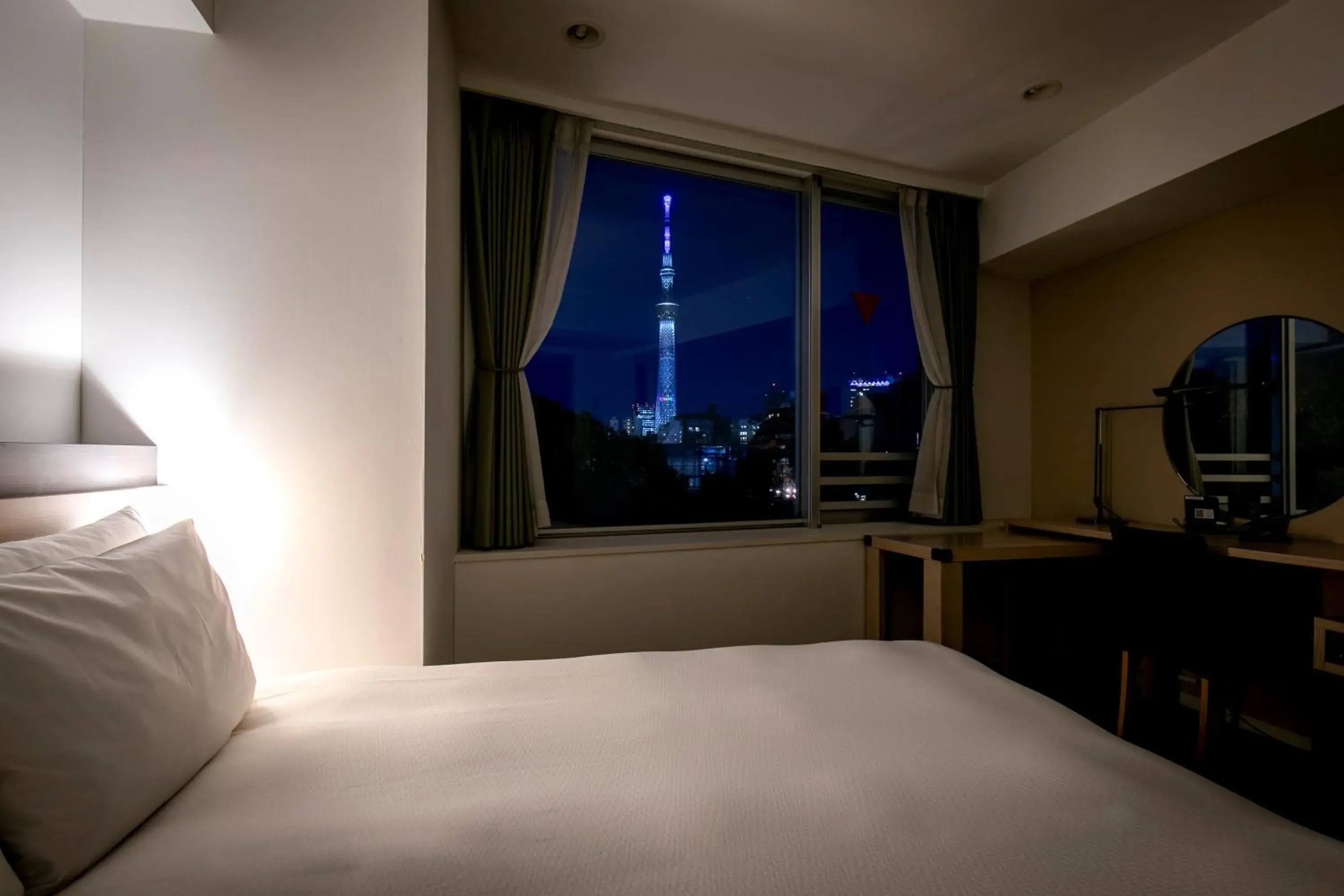 Executive Room with Double Bed and View with no Bathtub - Non-Smoking in B:CONTE Asakusa Executive Room with Double Bed and View with no Bathtub - Non-Smoking in B:CONTE Asakusa