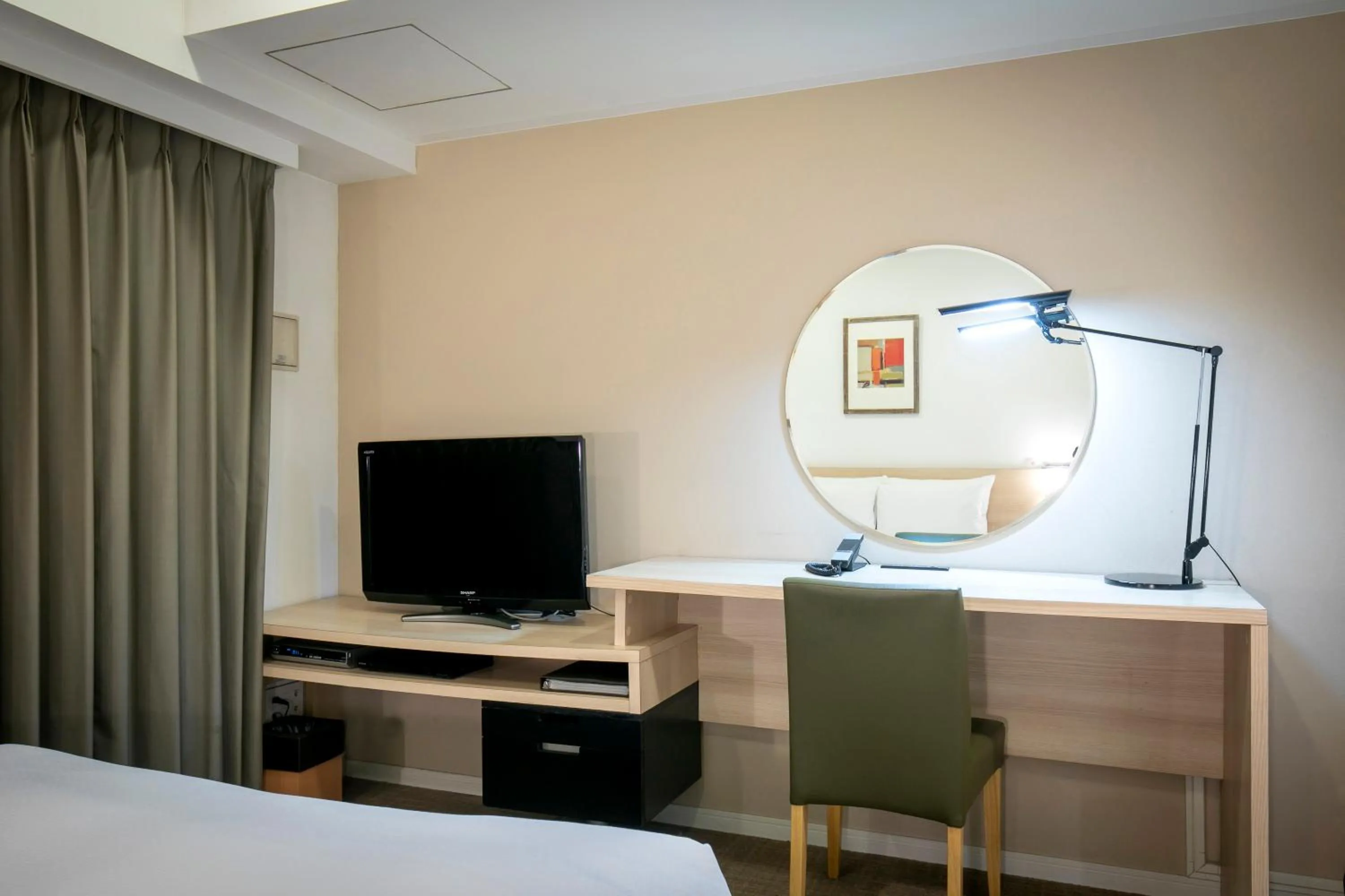 TV and multimedia, Bed in B:CONTE Asakusa