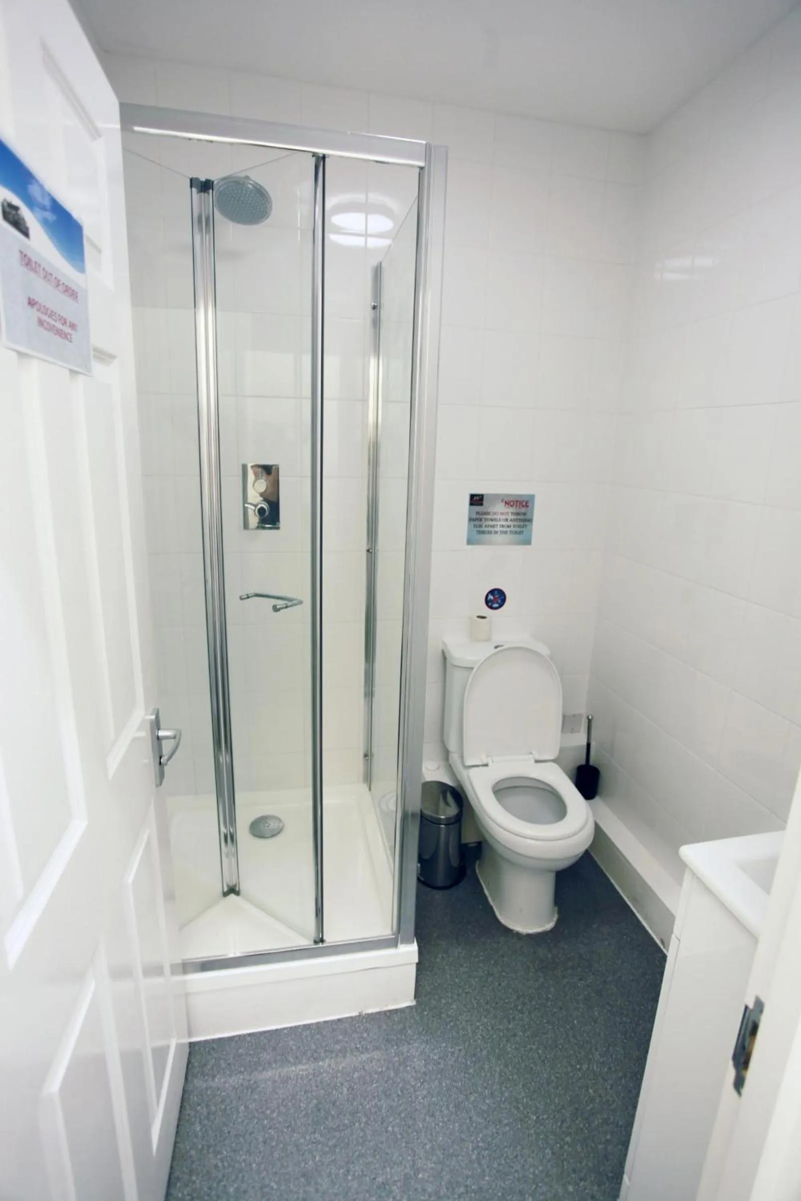 Bathroom in Heathrow Stay