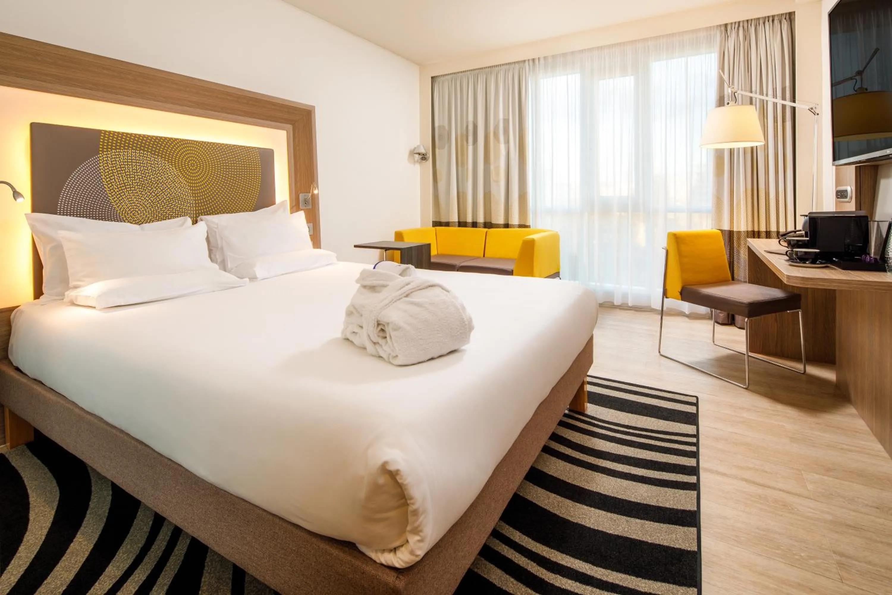 Bedroom, Bed in Novotel London Blackfriars