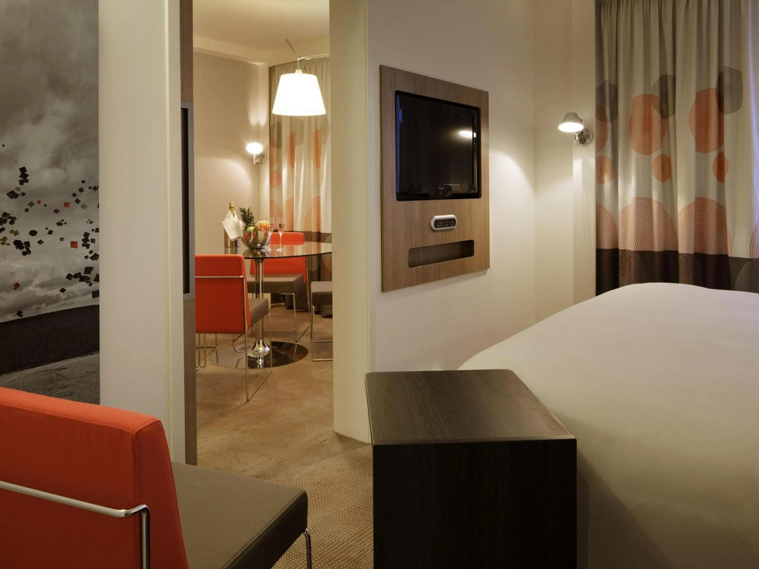 Bedroom, Bed in Novotel London Blackfriars