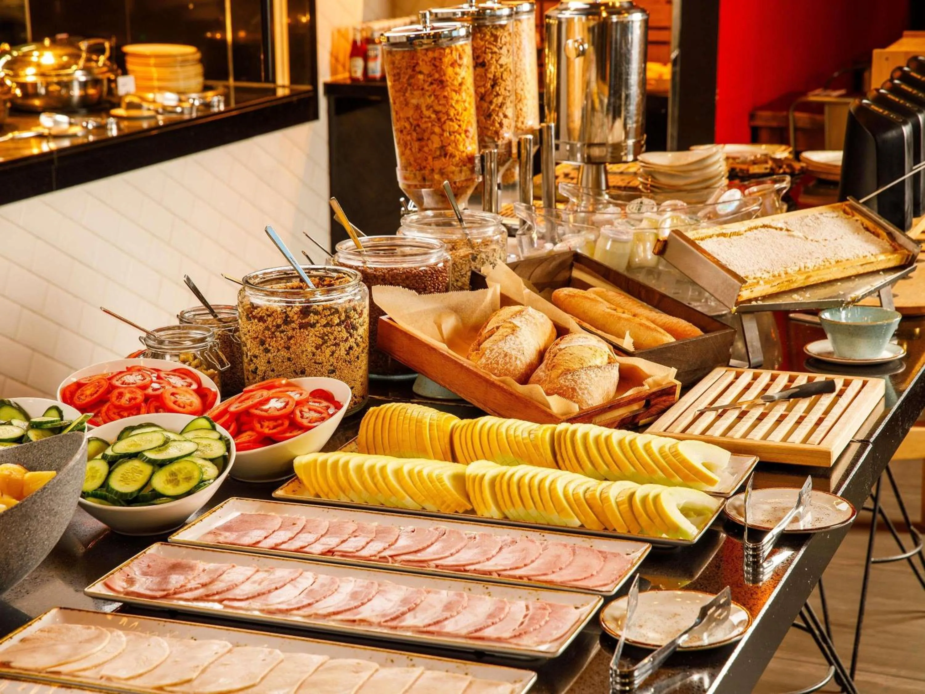 Lounge or bar in Novotel London Blackfriars