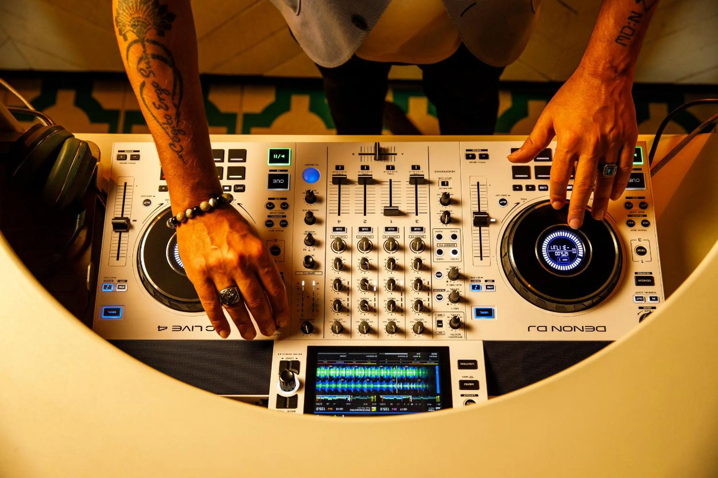 Restaurant/places to eat in Novotel London Blackfriars