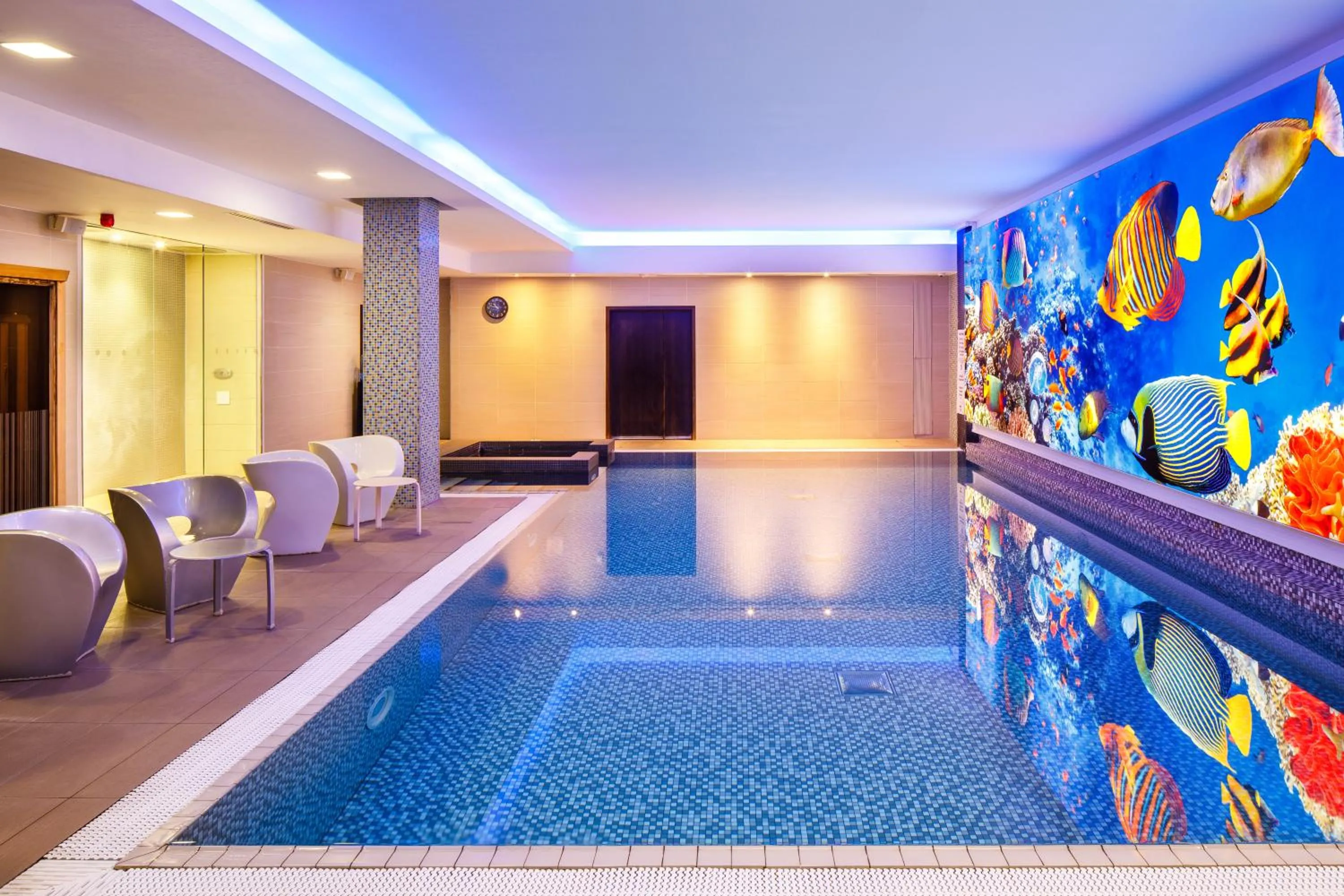 Swimming pool in Novotel London Blackfriars