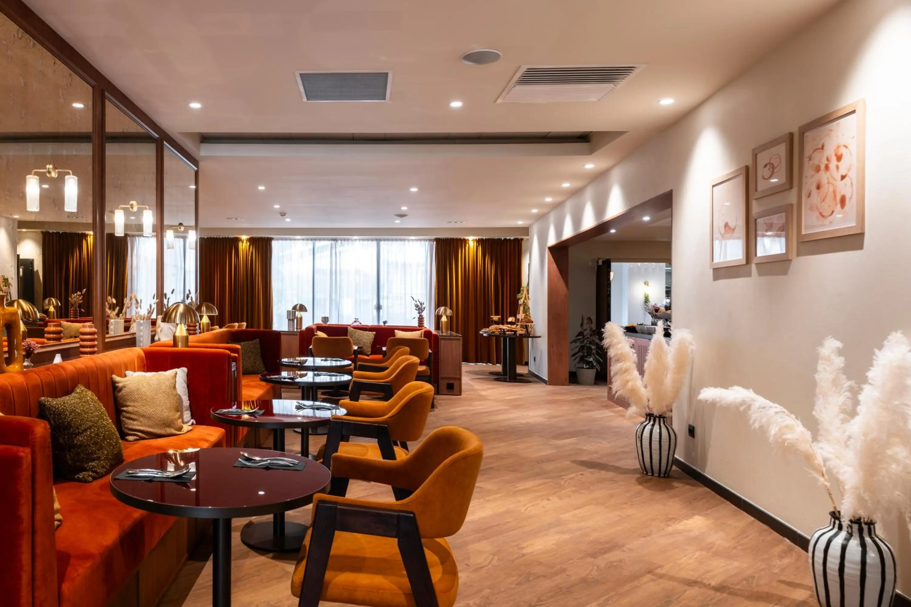 Living room in Mercure Villefranche-sur-Saône