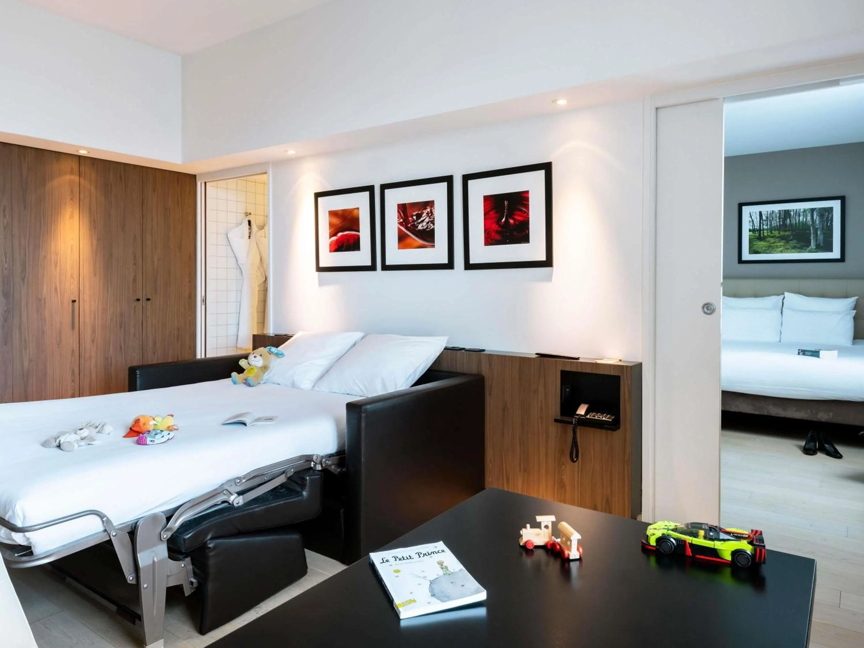 Bedroom, Bed in Mercure Villefranche-sur-Saône