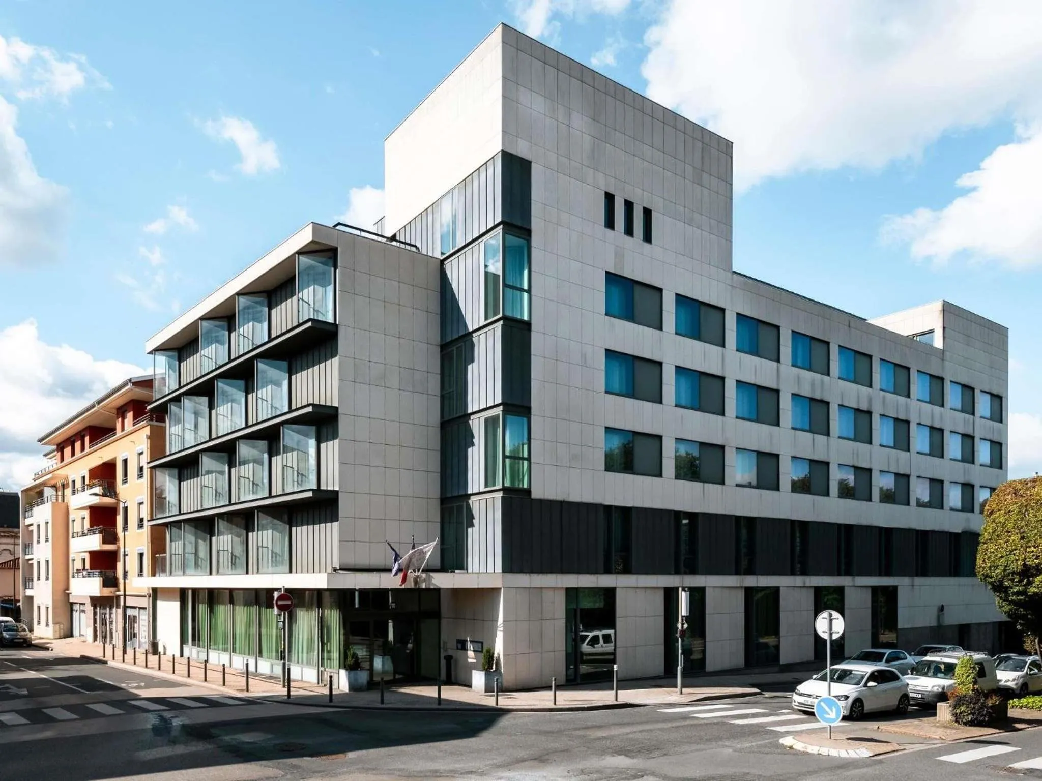 Property building in Mercure Villefranche-sur-Saône