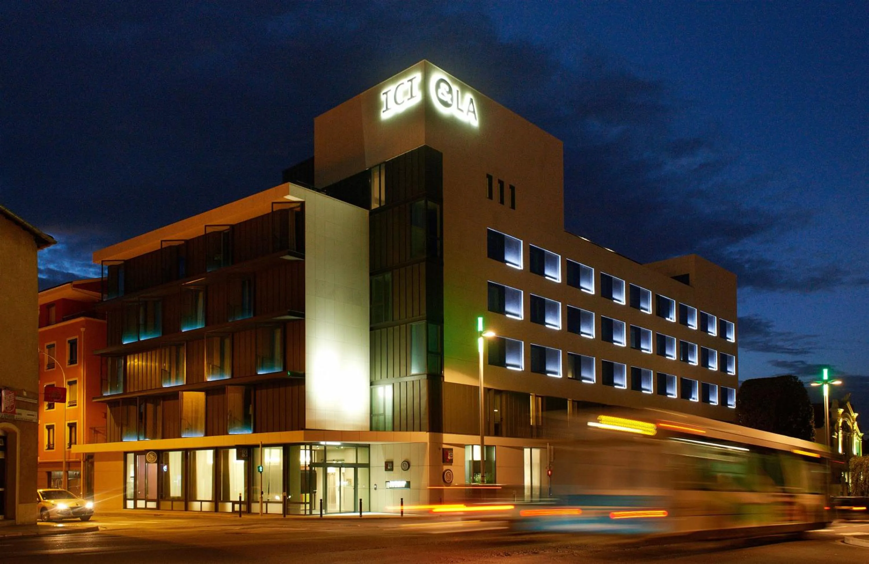 Facade/entrance in Mercure Villefranche-sur-Saône