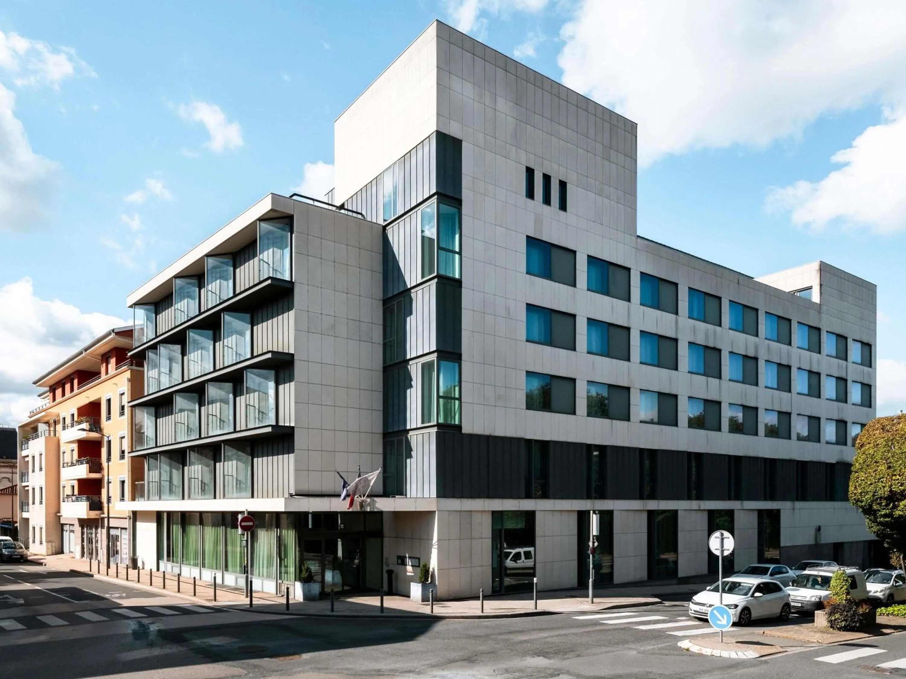 Property building in Mercure Villefranche-sur-Saône