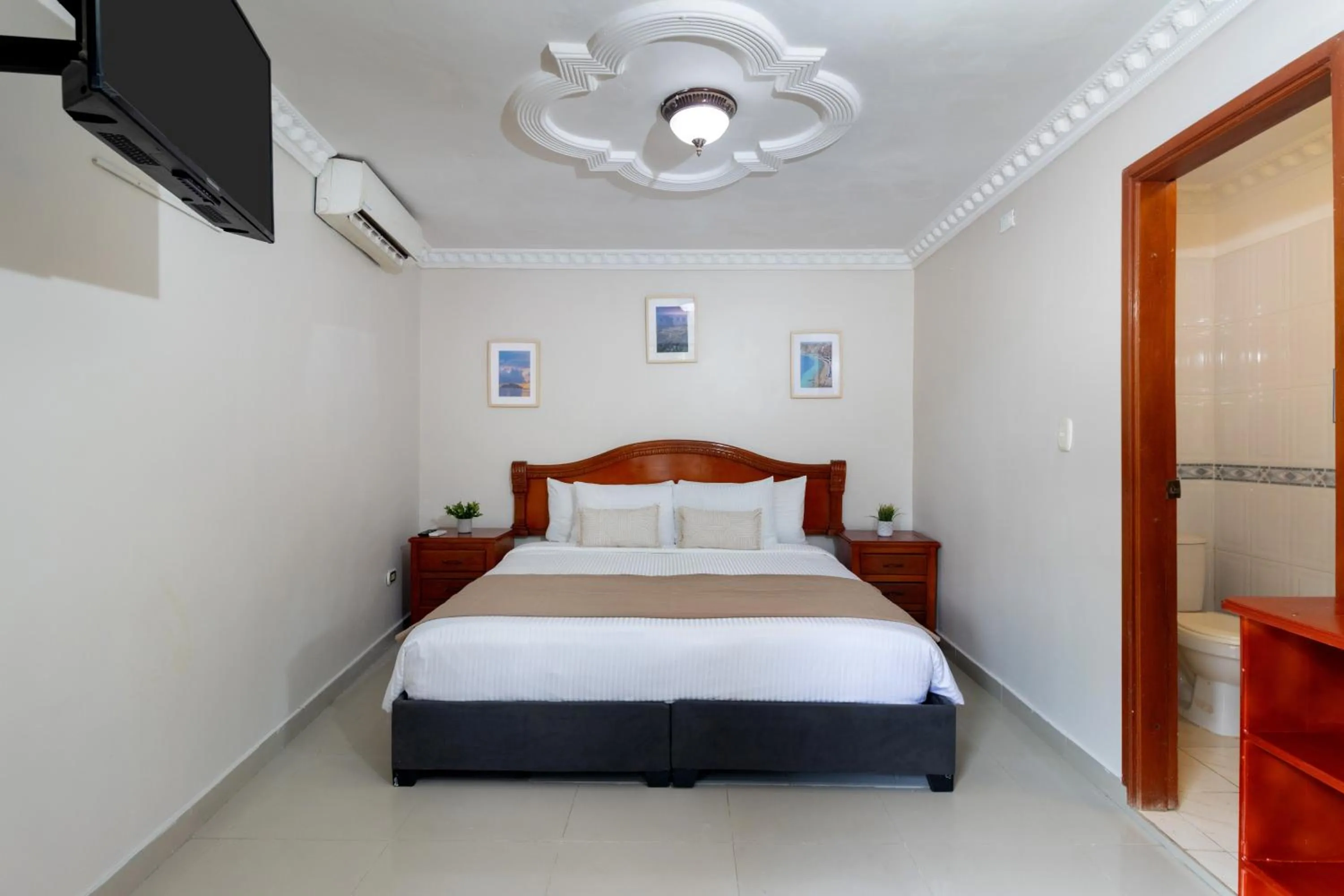 Bedroom, Bed in Hotel Playa Salguero By GEH Suites