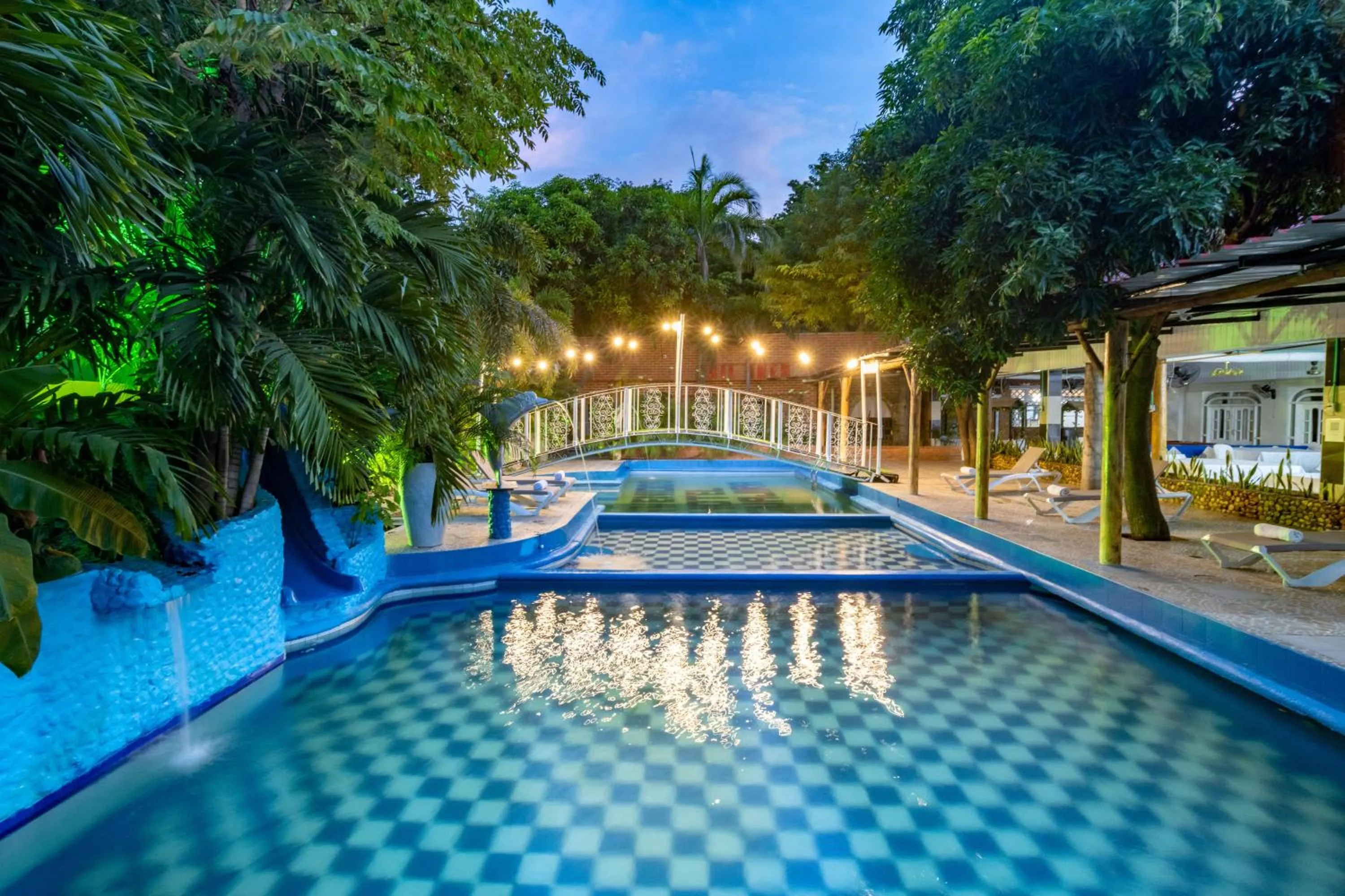 Swimming pool in Hotel Playa Salguero By GEH Suites