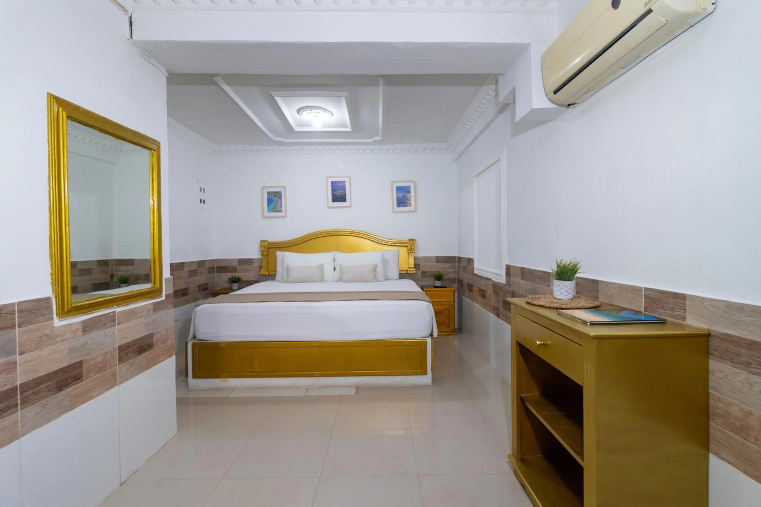 Bedroom, Bed in Hotel Playa Salguero By GEH Suites