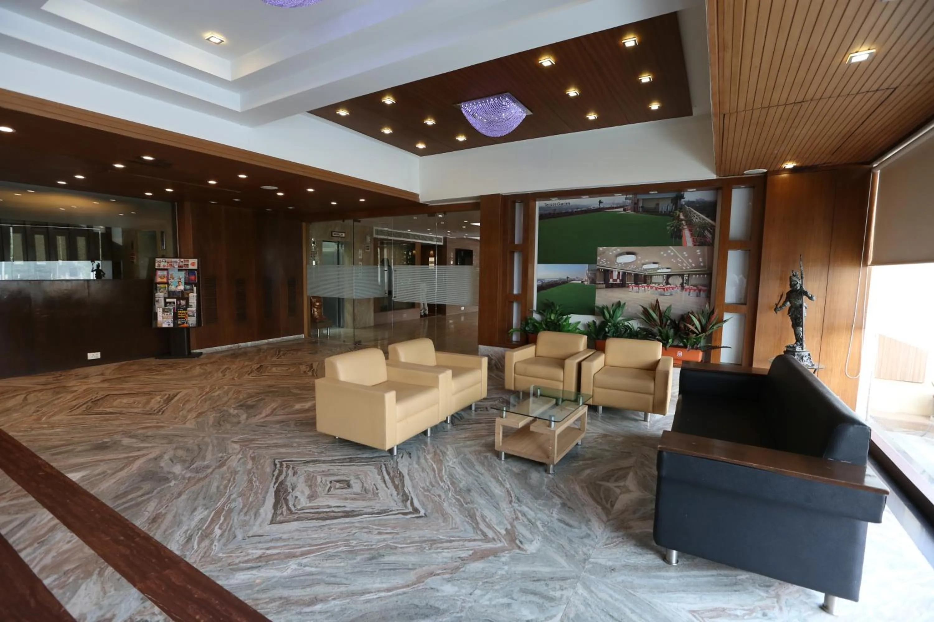 Lobby or reception in SilverCloud Hotel and Banquets