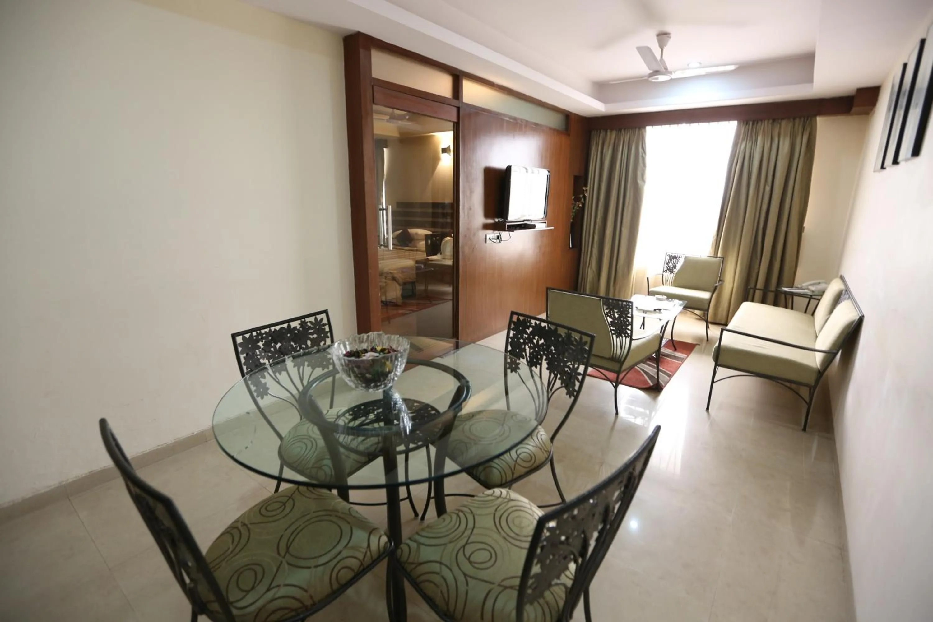 TV and multimedia in SilverCloud Hotel and Banquets