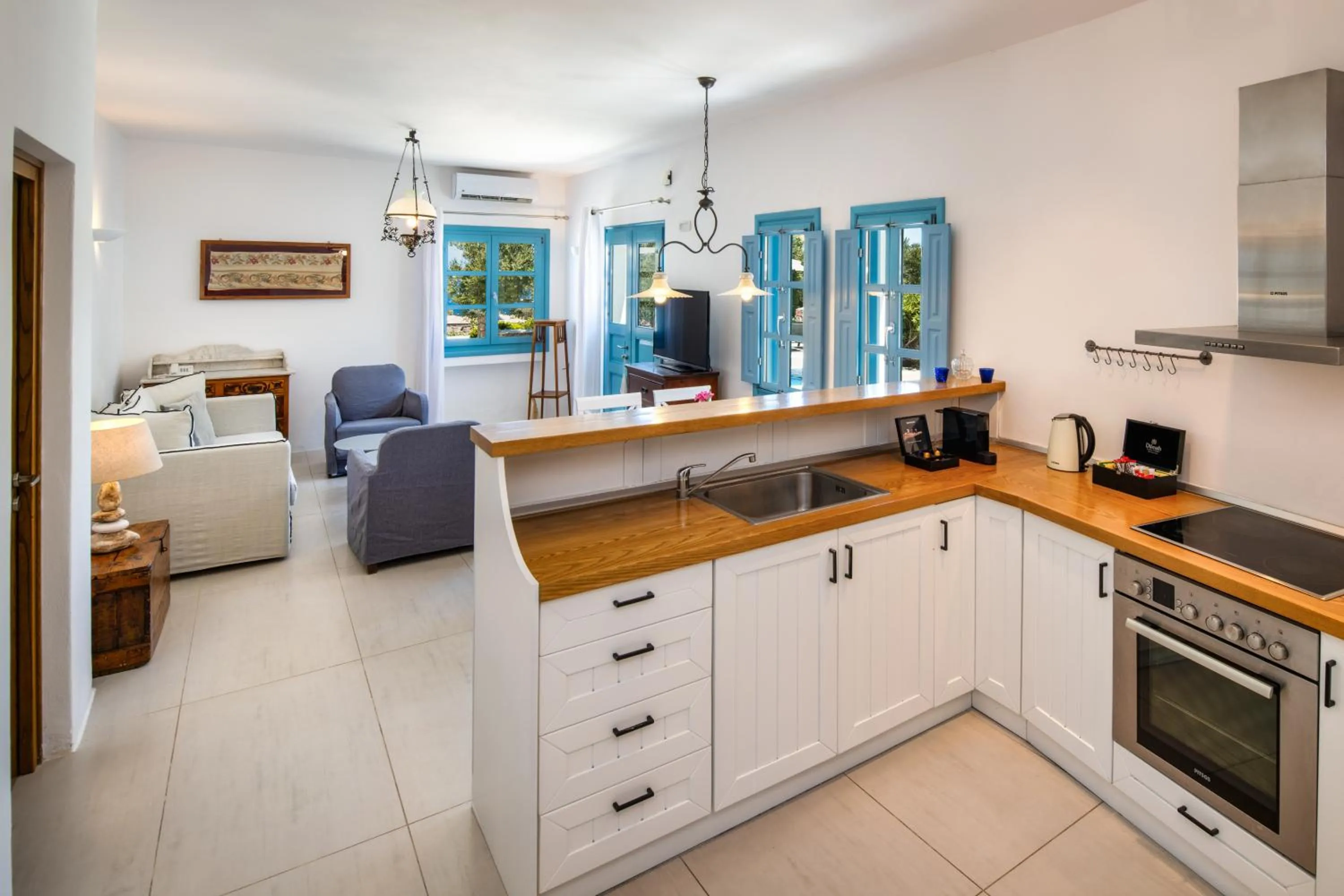 Kitchen or kitchenette in Anema Boutique Hotel & Villas Santorini