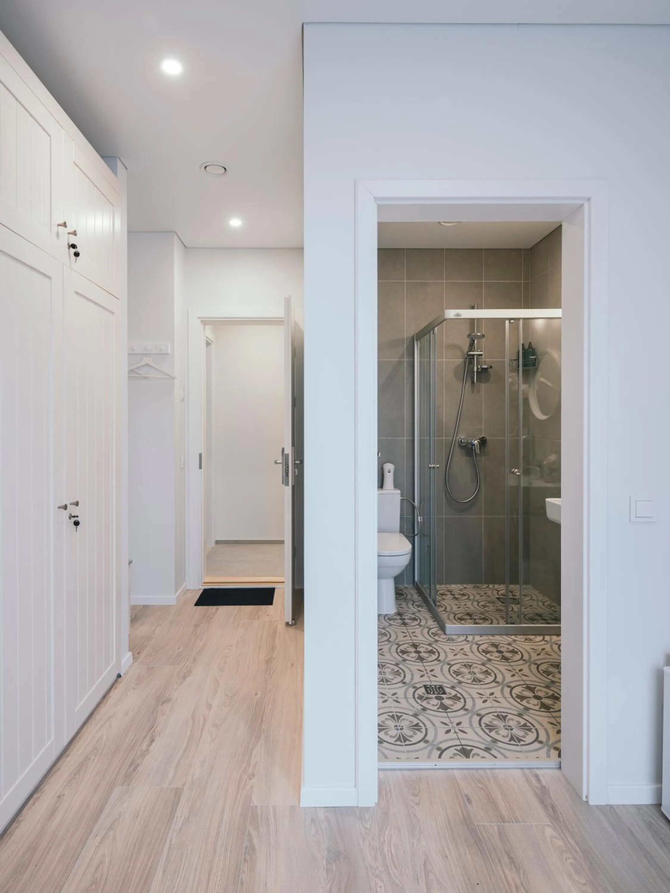 Shower in J14A I Rooms & Apartments AUTOMATED SELF CHECK-IN