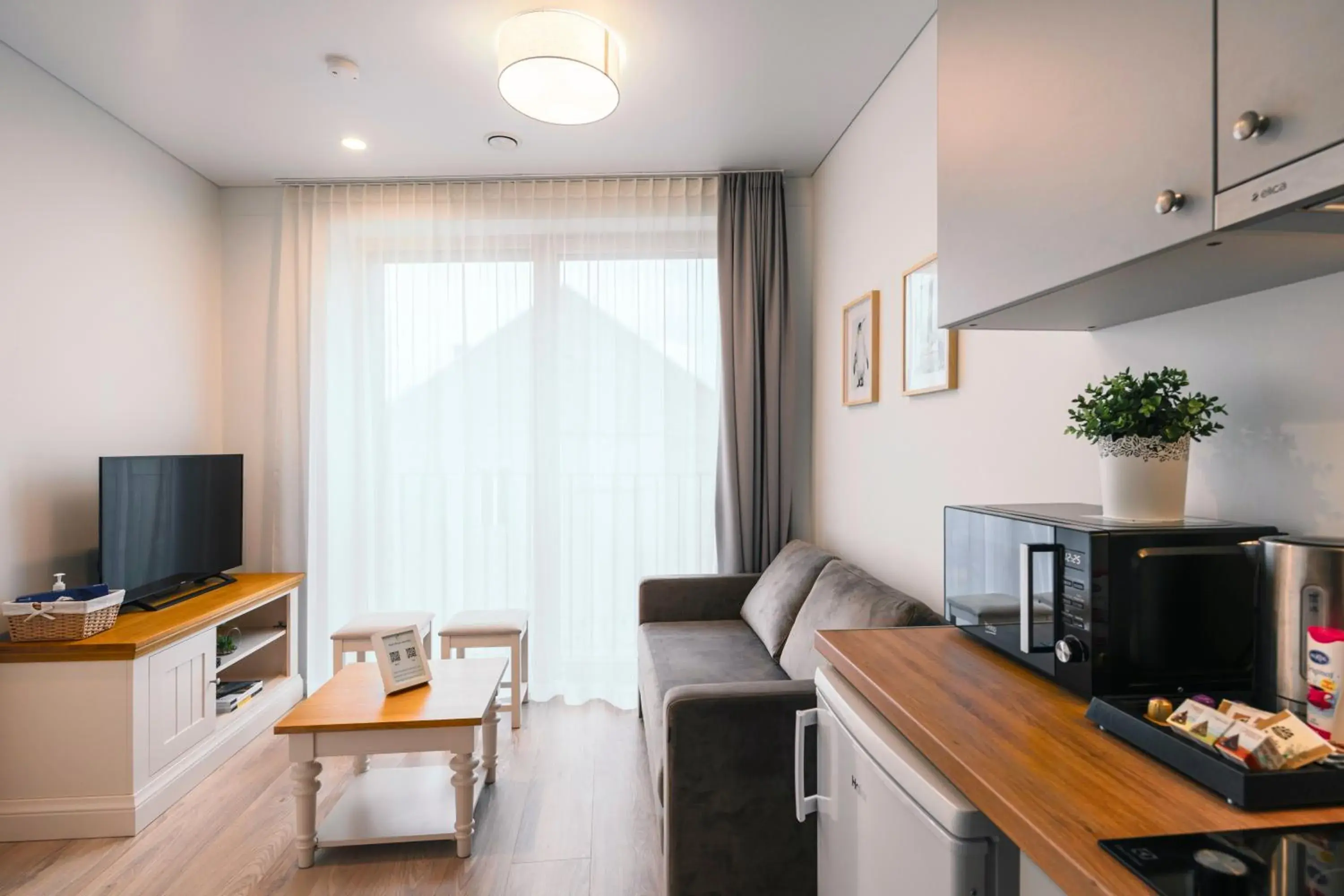 Studio with Kitchenette in J14A I Rooms & Apartments AUTOMATED SELF CHECK-IN Studio with Kitchenette in J14A I Rooms & Apartments AUTOMATED SELF CHECK-IN