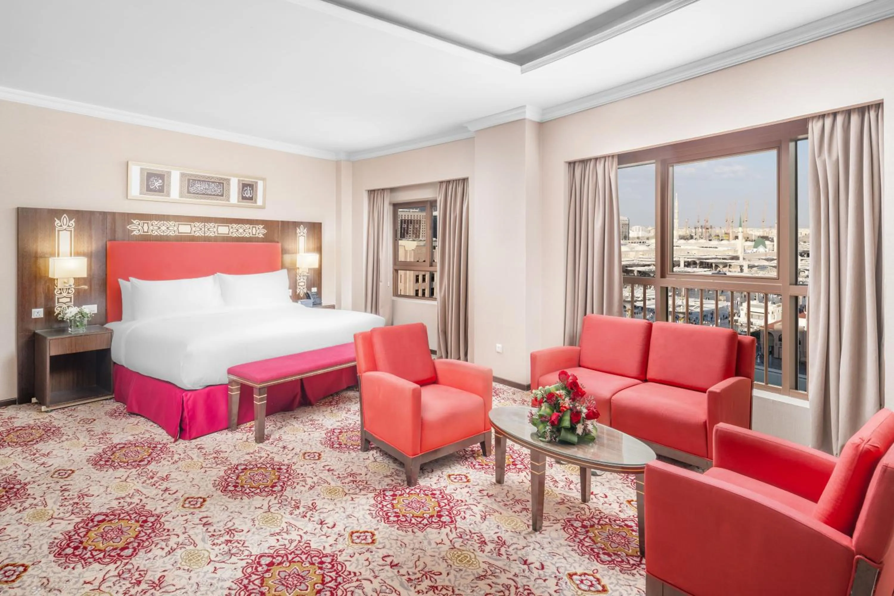 Bedroom, Bed in Taiba Madinah Hotel