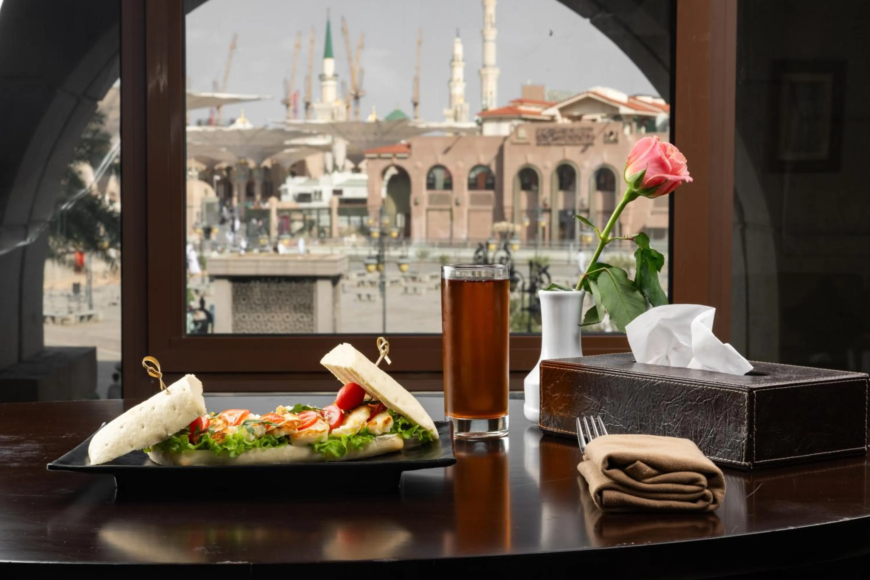 Coffee/tea facilities in Taiba Madinah Hotel