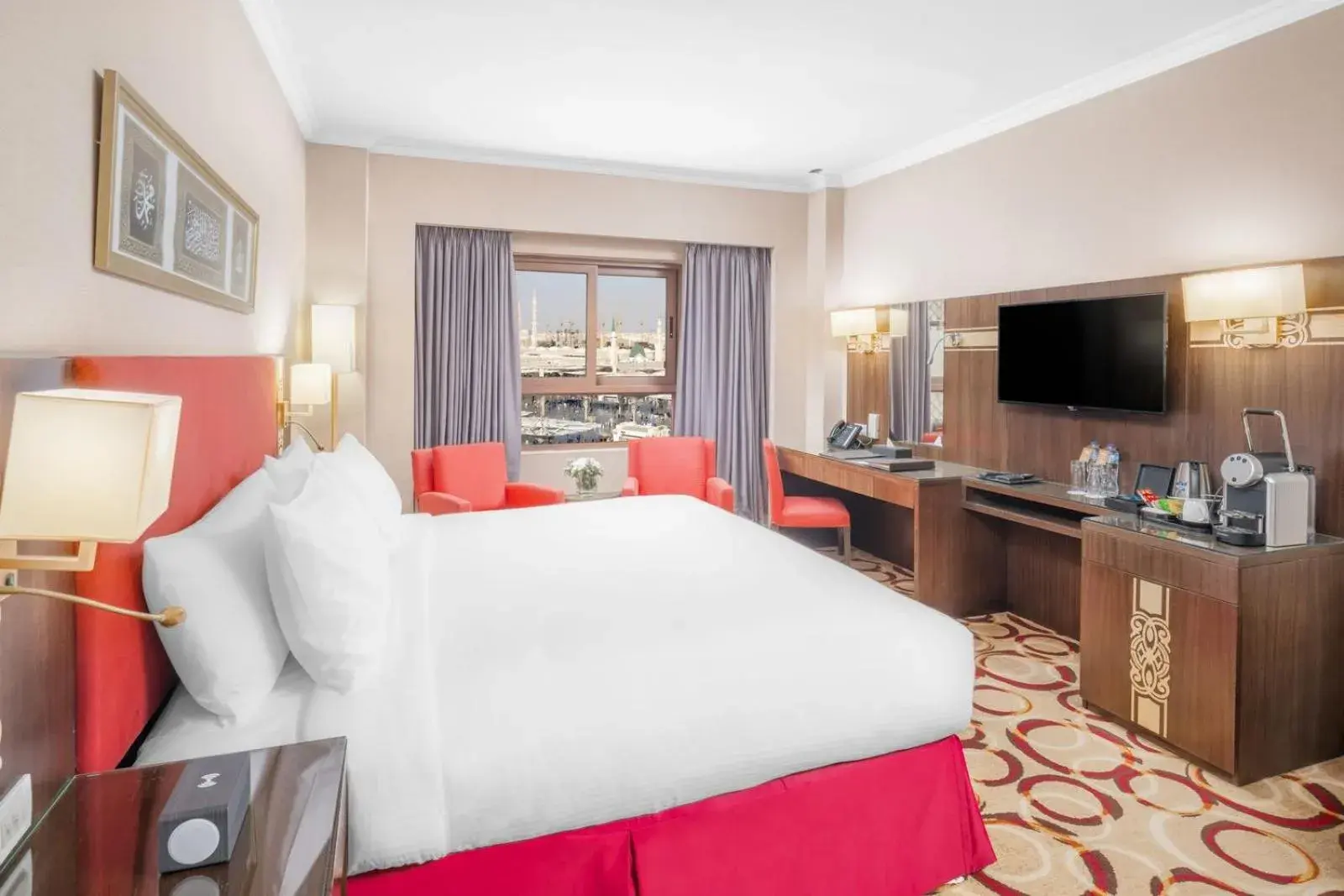 Deluxe King Room in Taiba Madinah Hotel Deluxe King Room in Taiba Madinah Hotel