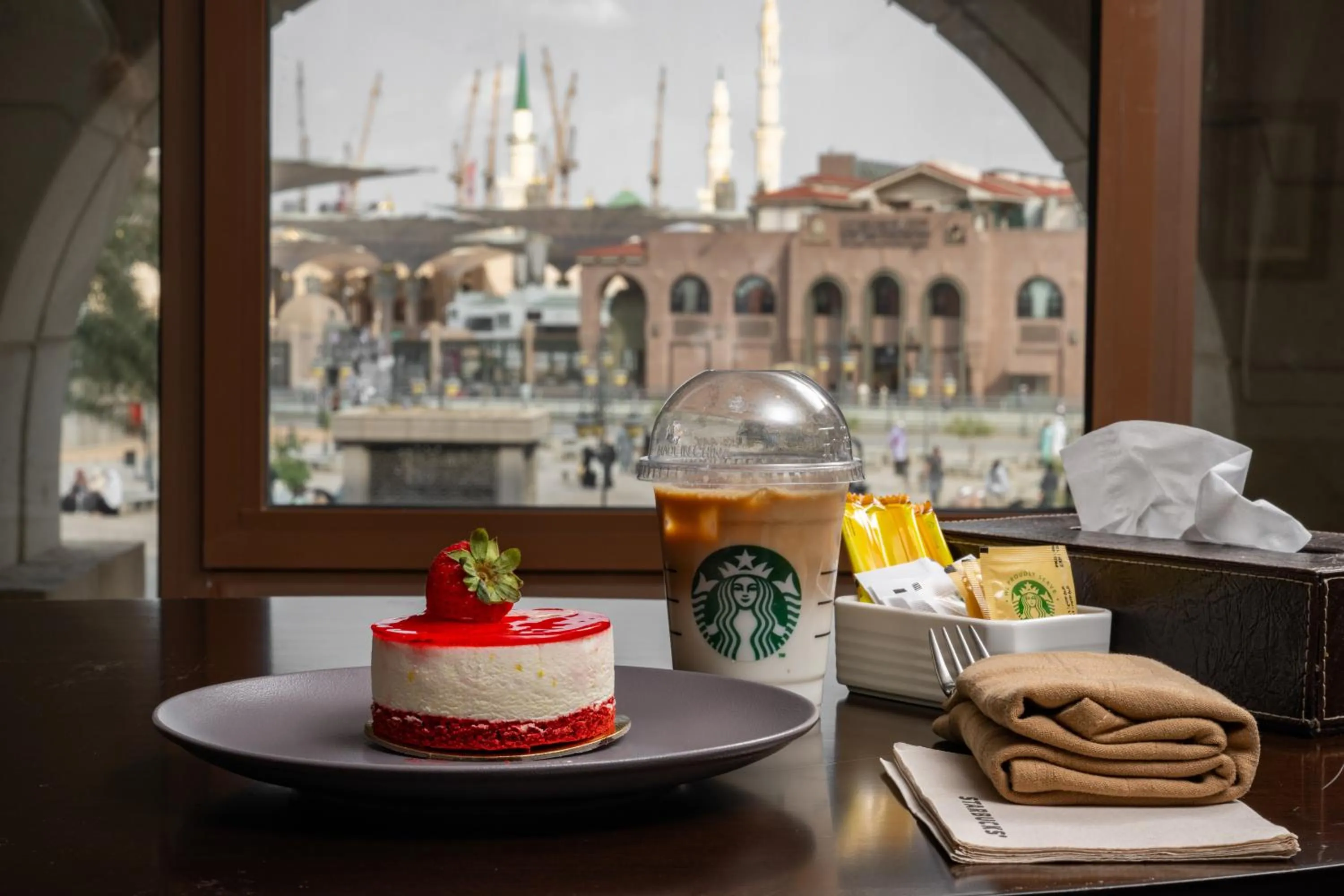 Coffee/tea facilities in Taiba Madinah Hotel