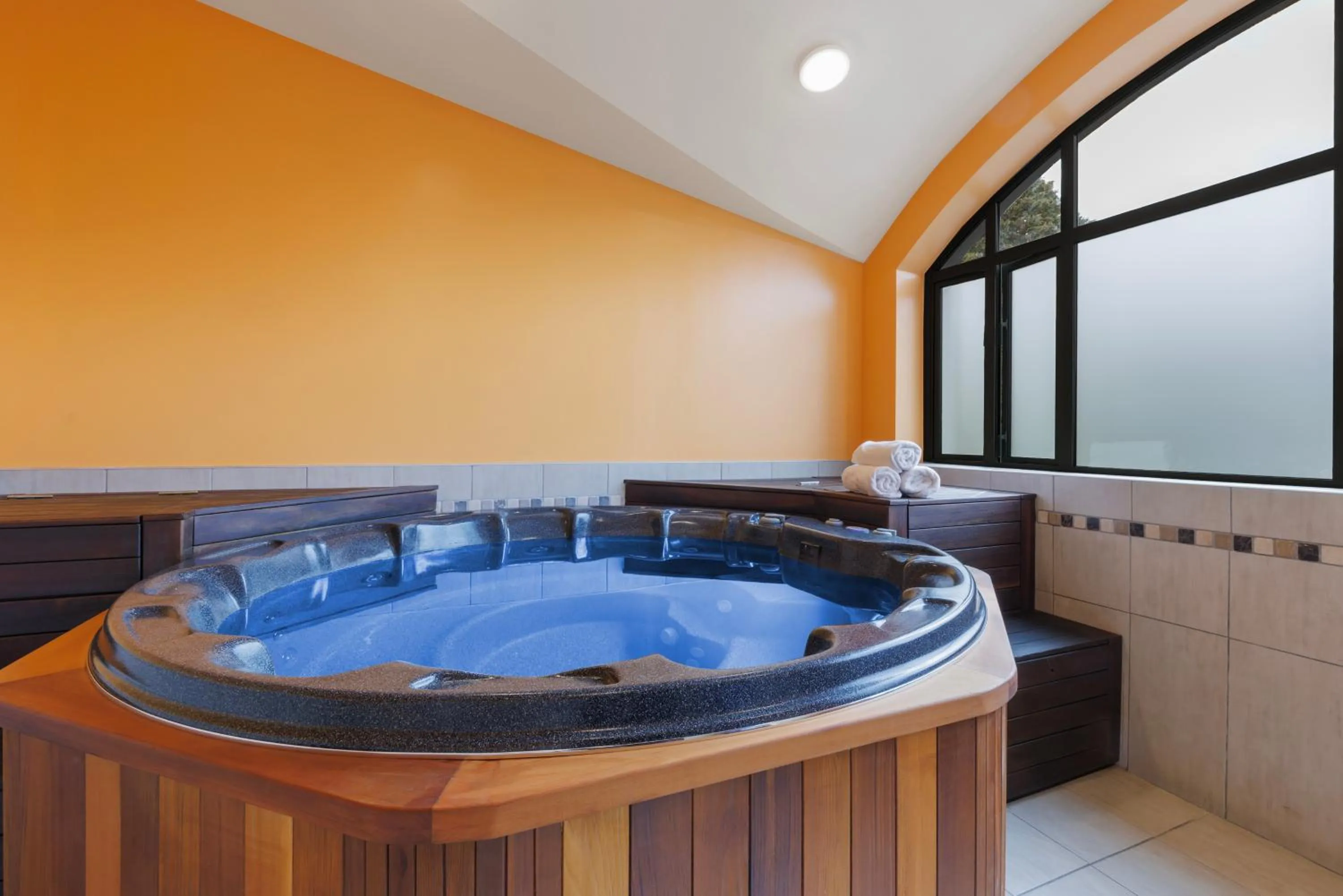 Hot Tub in Millennium Hotel Queenstown