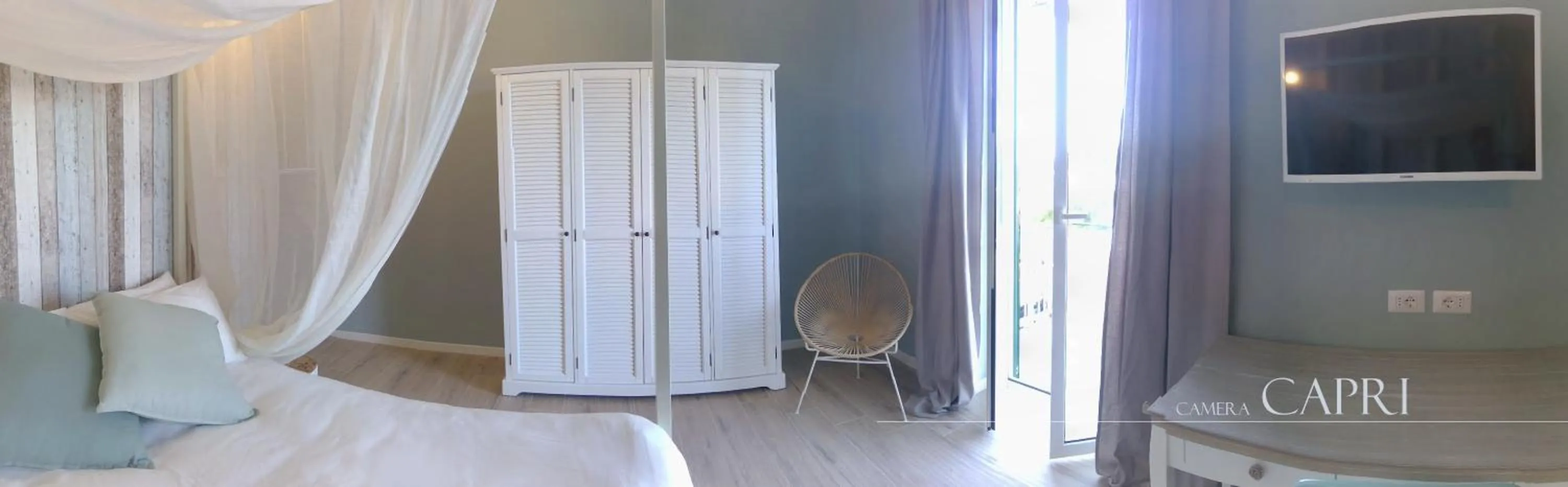 Evening entertainment, Bed in B&b Torre del Greco