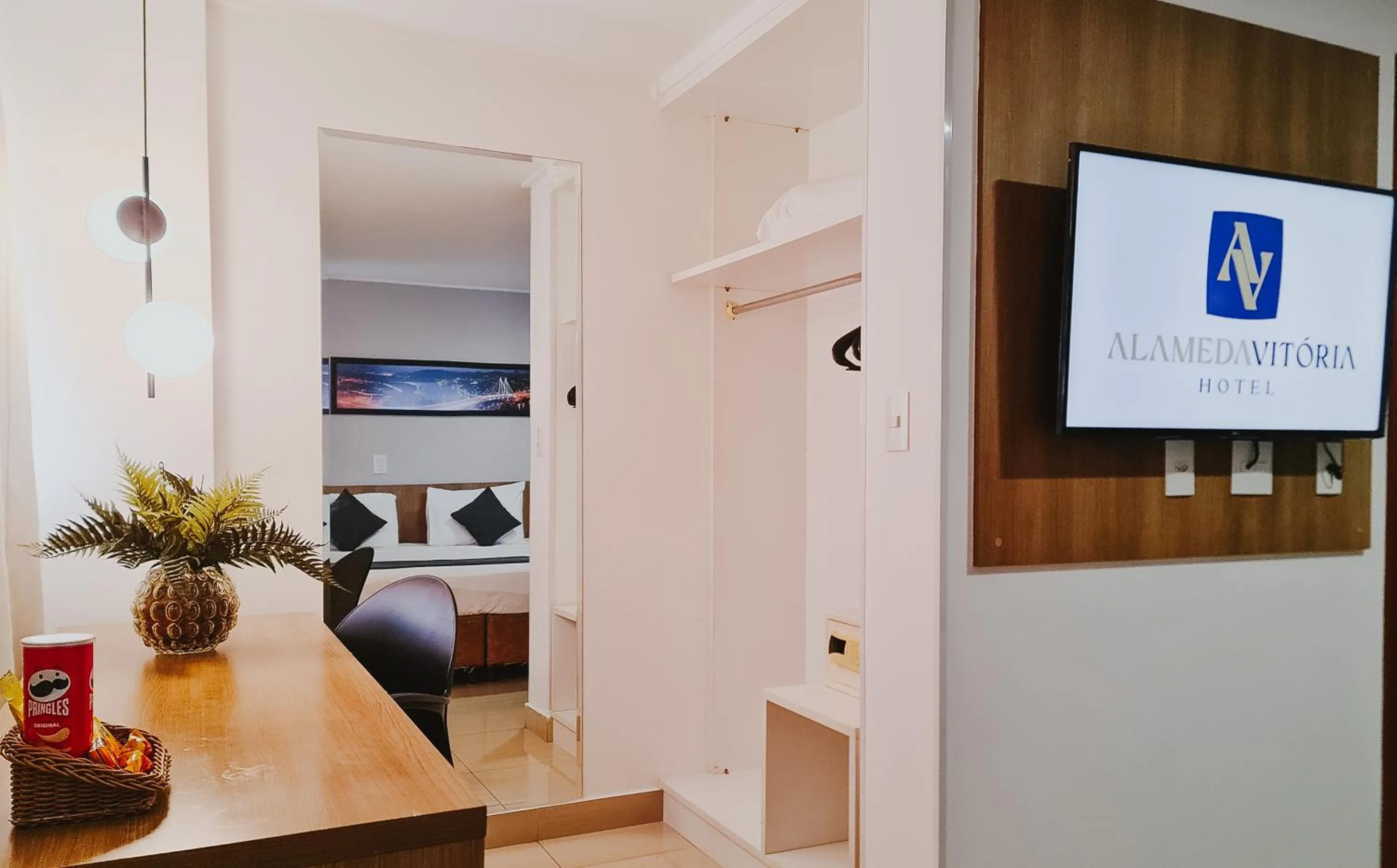 TV and multimedia, Bed in Alameda Vitória Hotel