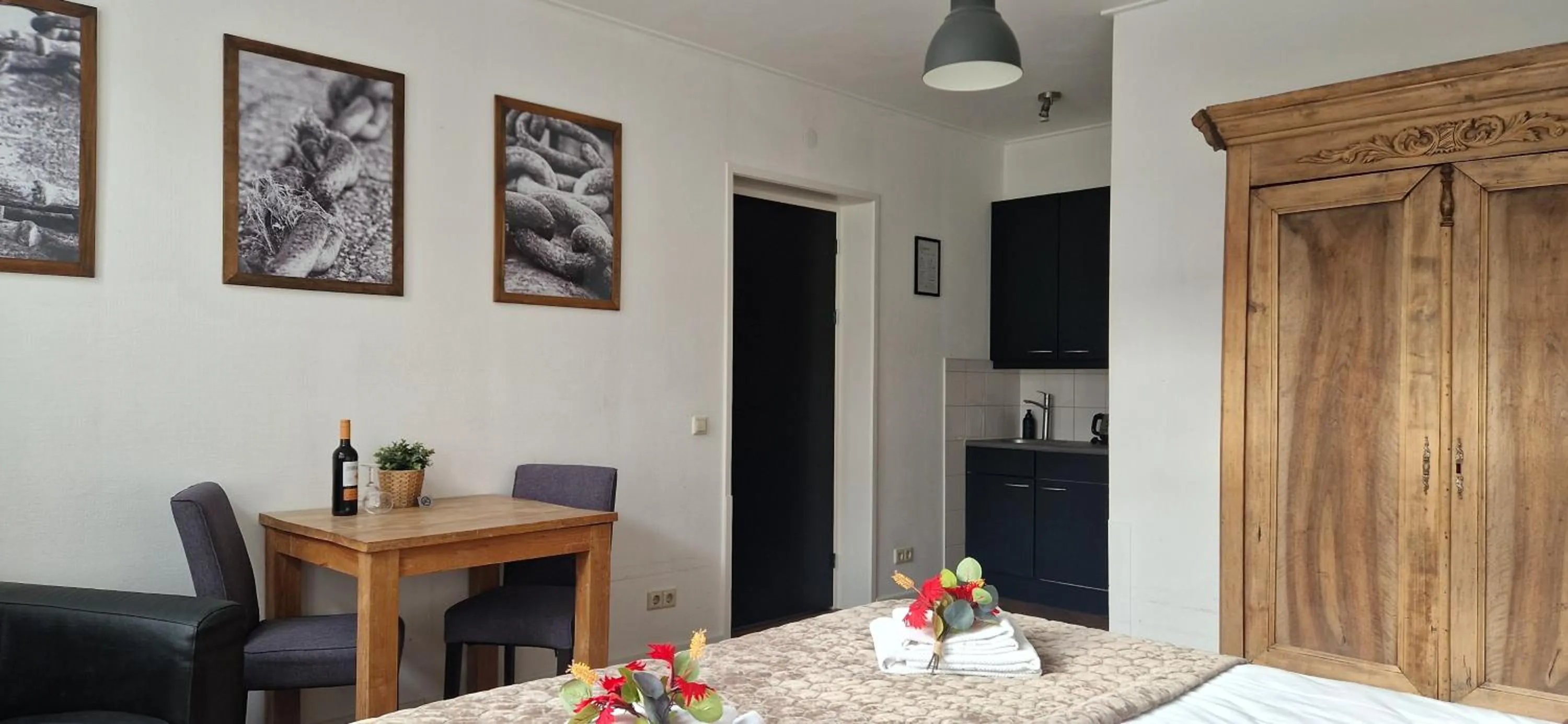 Kitchen or kitchenette in Hotel De Grote Kade - Boutique Heritage Hotel in het historische hart van Goes