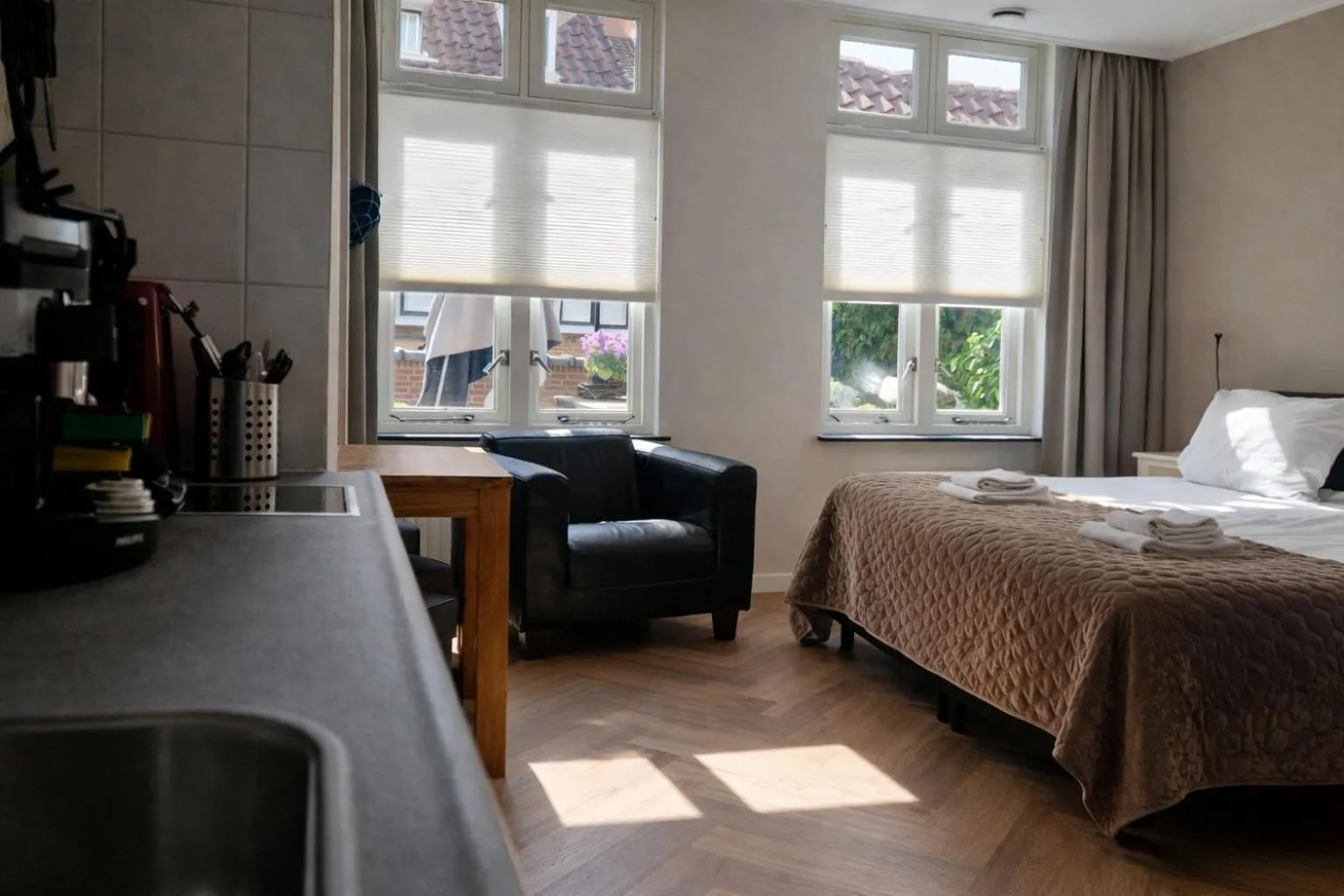 Bed in Hotel De Grote Kade - Boutique Heritage Hotel in het historische hart van Goes