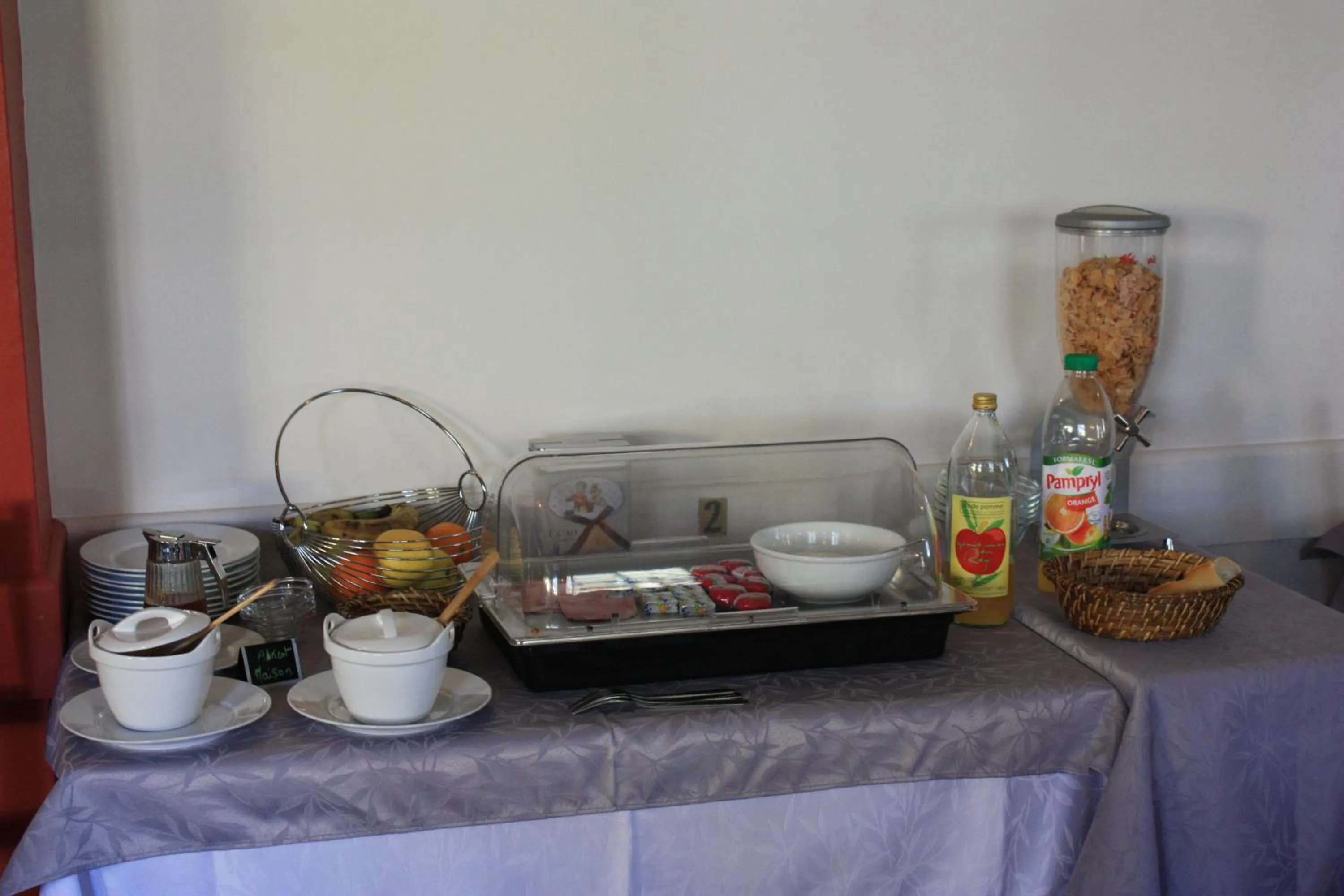 Food in Logis Hotel Restaurant Le Flamant Rose camargue