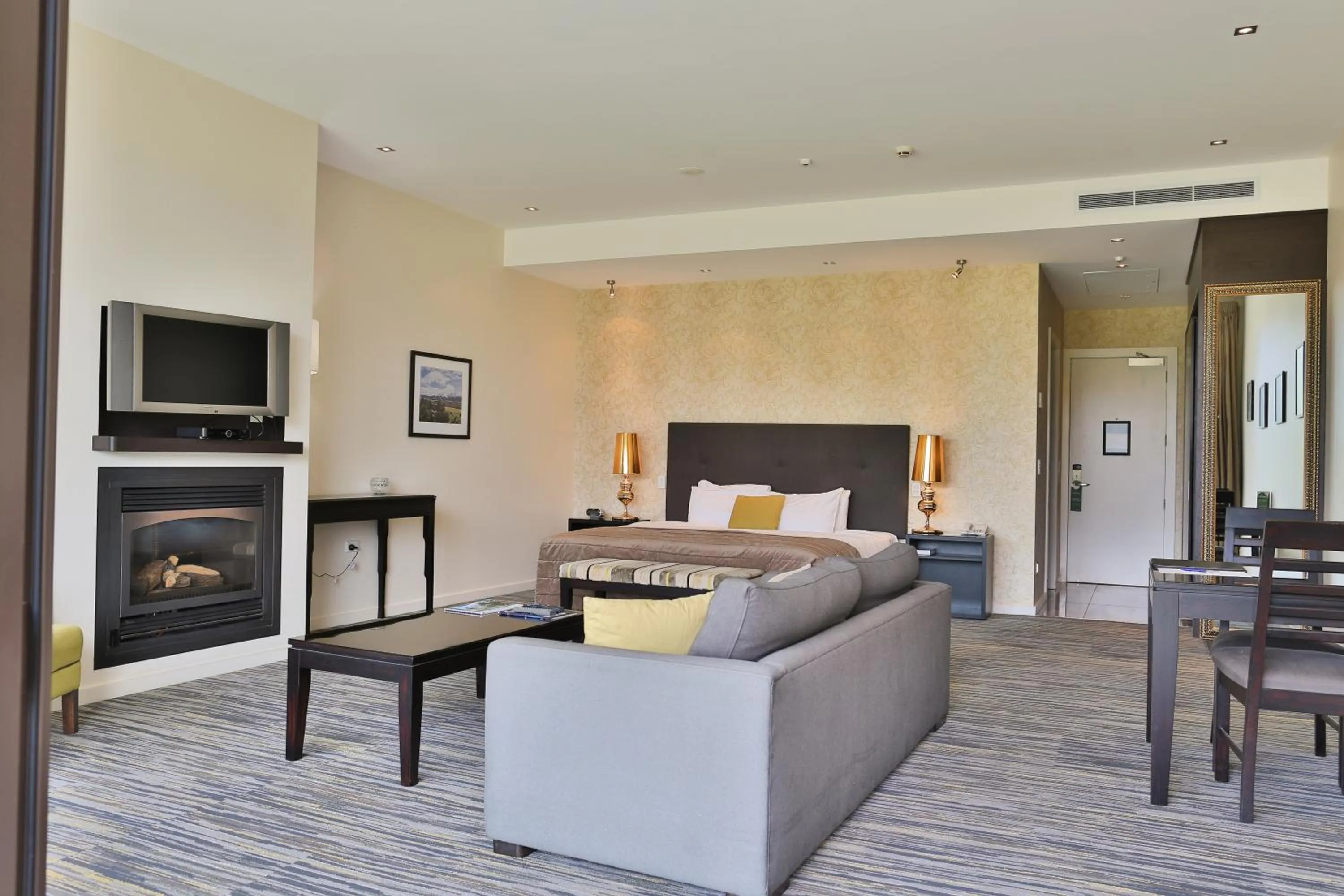 TV and multimedia, Bed in Braemar Lodge And Spa