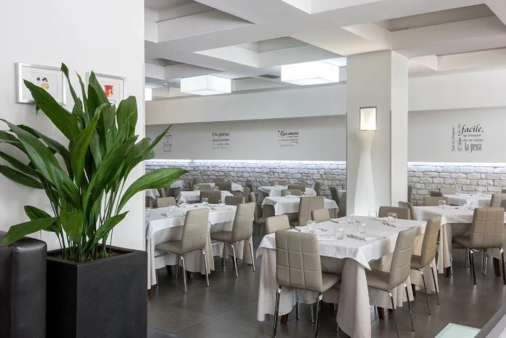 Restaurant/places to eat in Viva Hotel Avellino