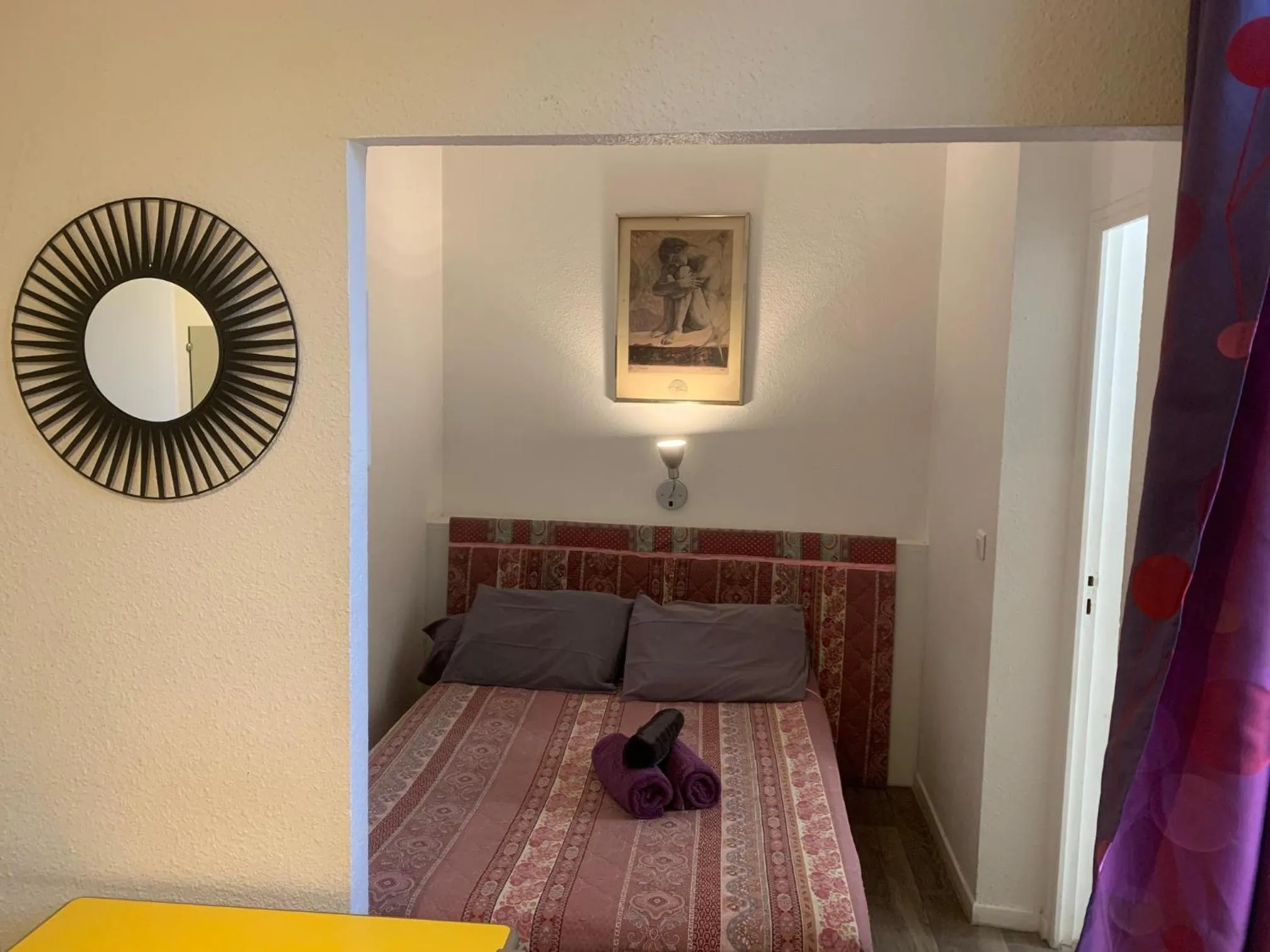 Bedroom, Bed in Résidence Meublée Services