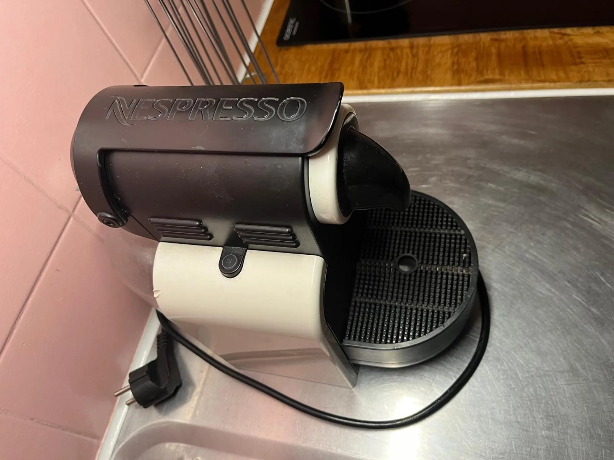 Coffee/tea facilities in Résidence Meublée Services