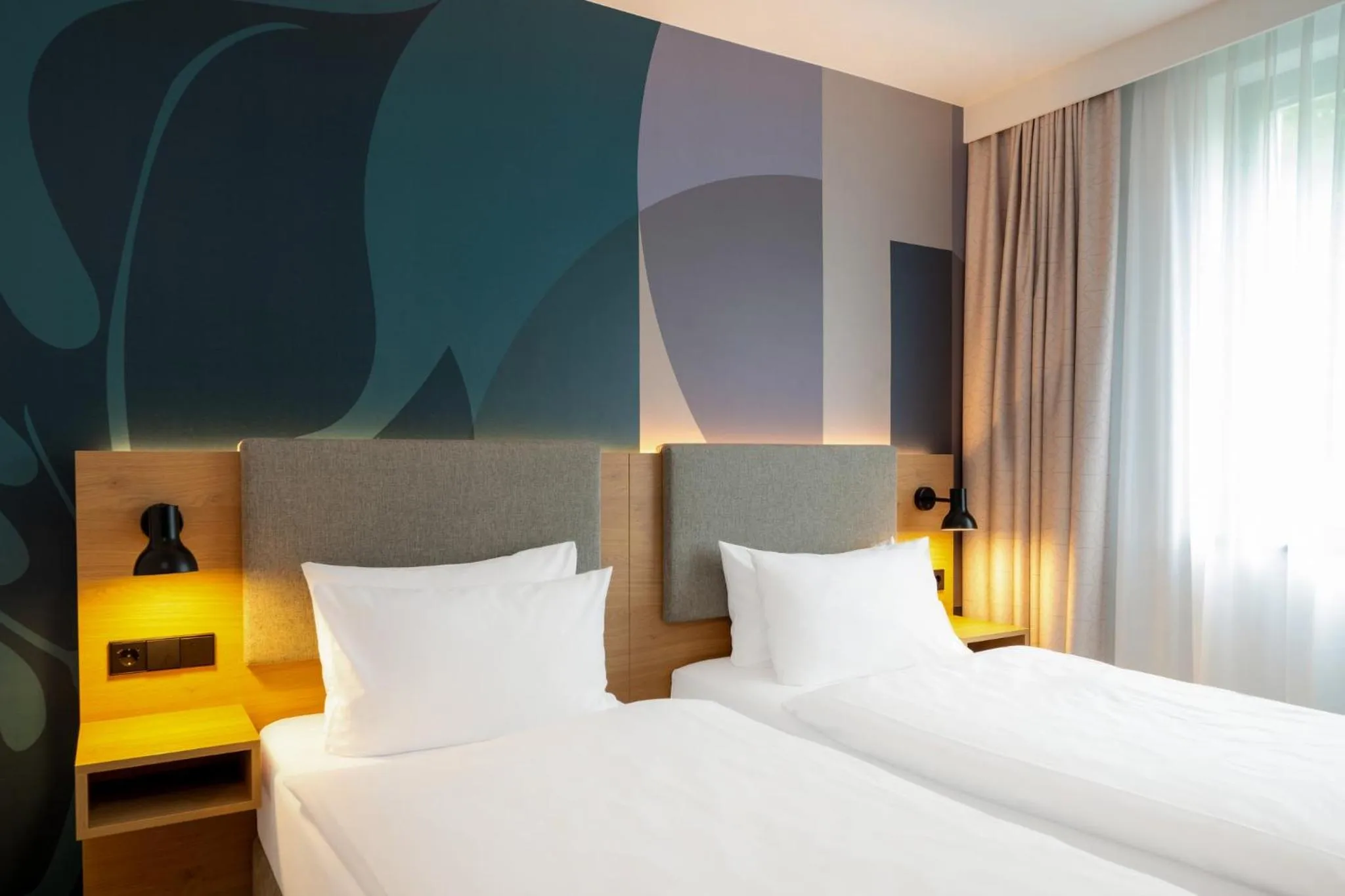 Photo of the whole room, Bed in Holiday Inn Munich - Westpark by IHG